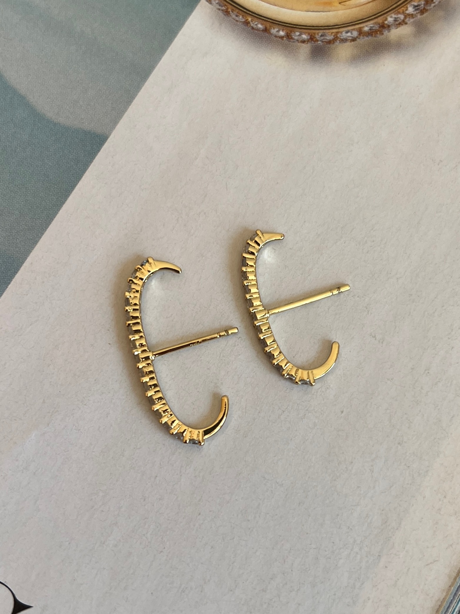 Gold Rengi Yuvarlak Zirkon Taşlı (Tek Çift) Xupıng Kadın Küpe