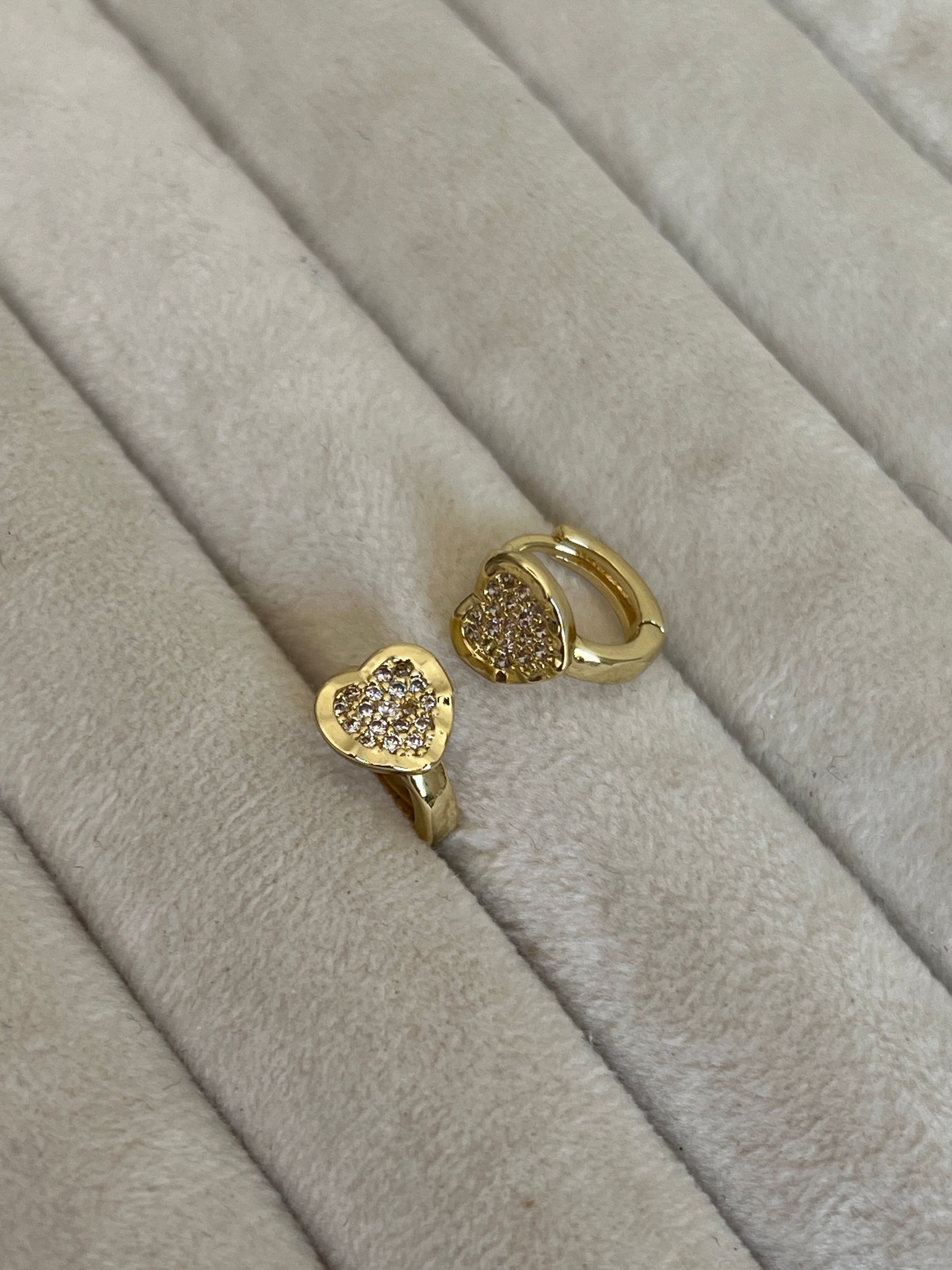 Gold Rengi Kalp Model Zirkon Taşlı Kadın Halka Küpe