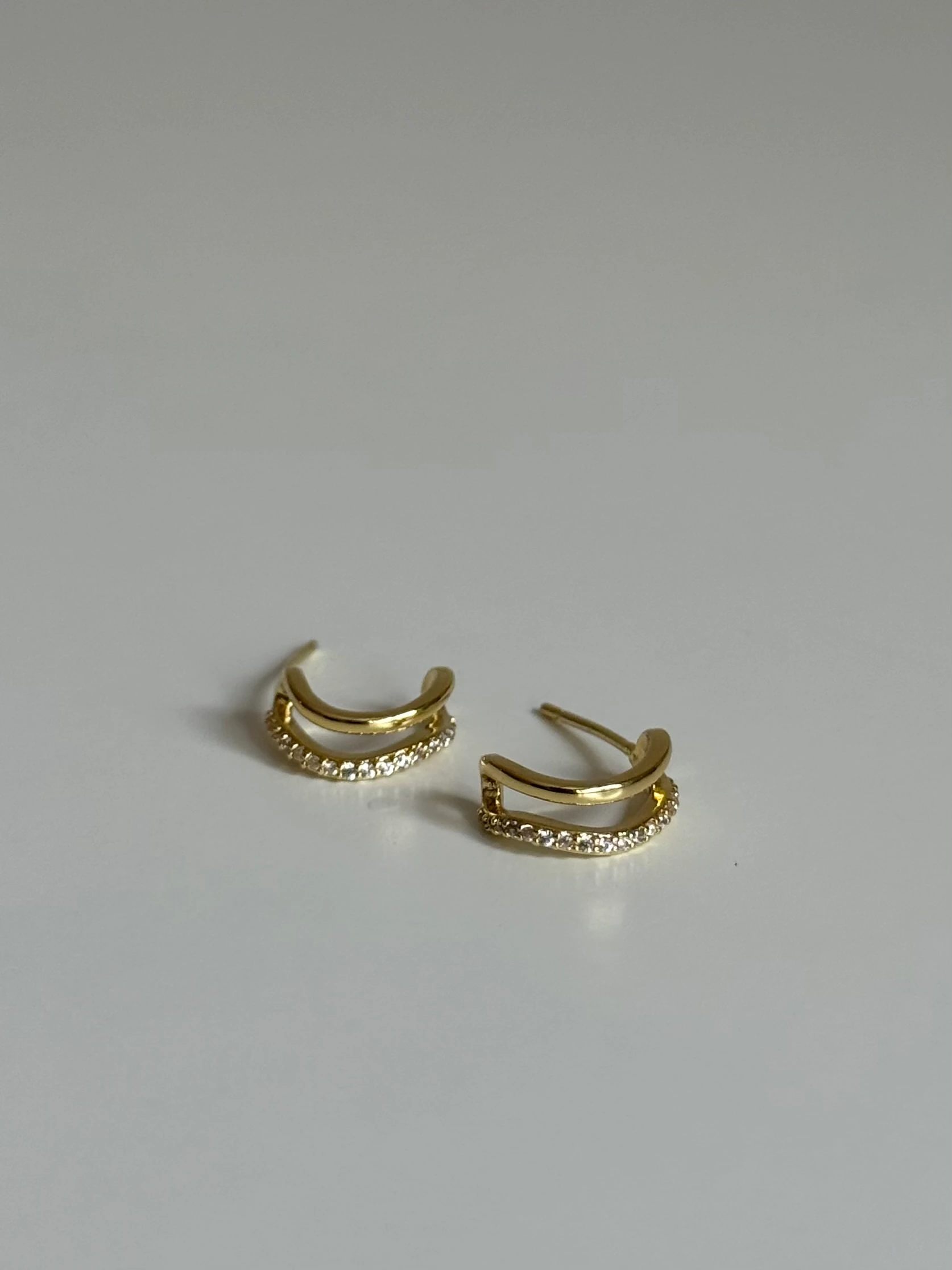 Gold Rengi İki Sıra Minimal Kadın Küpe