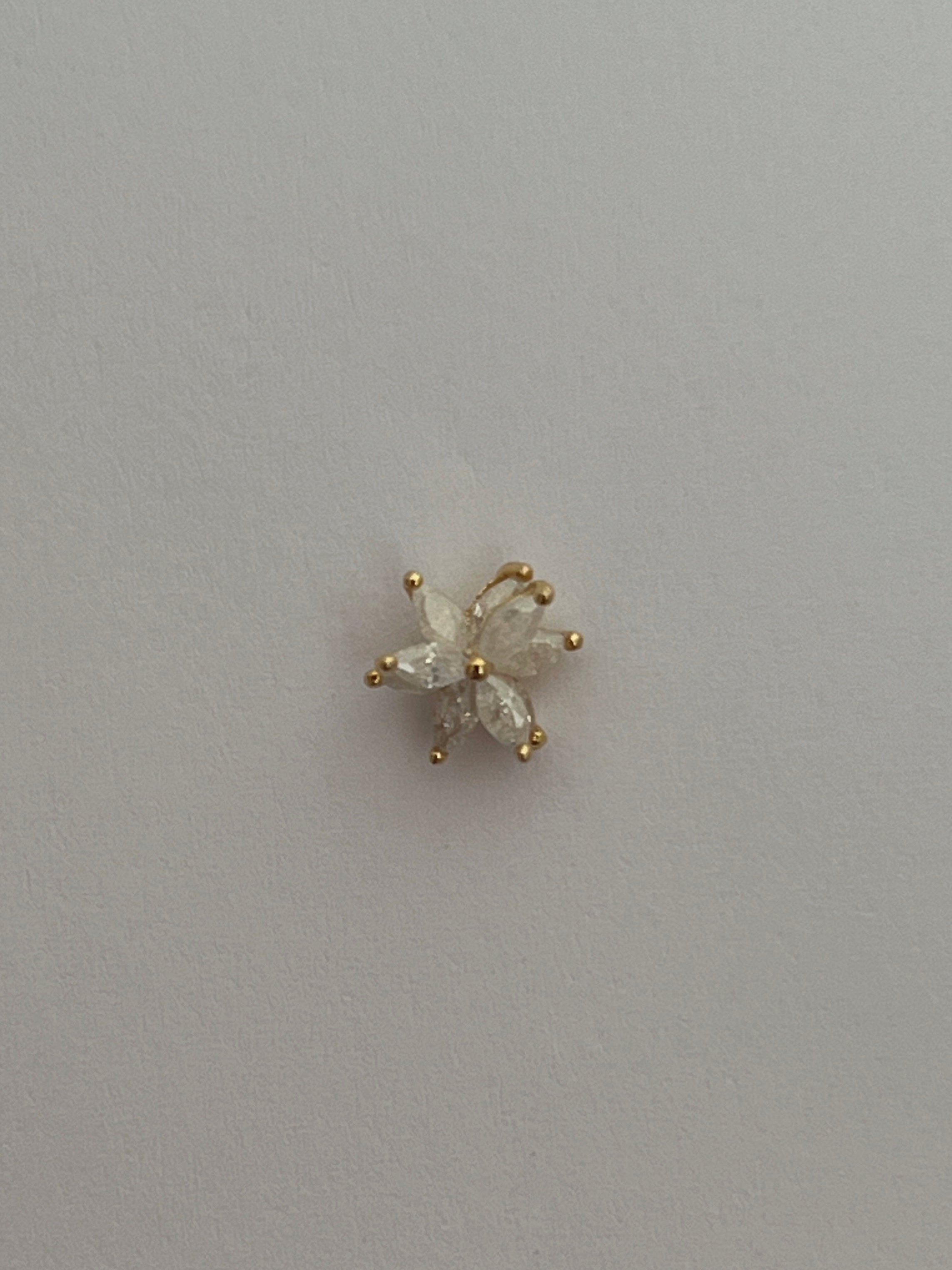 Gold Rengi Beyaz Zirkon Taşlı İkili Çiçek Kadın Piercing