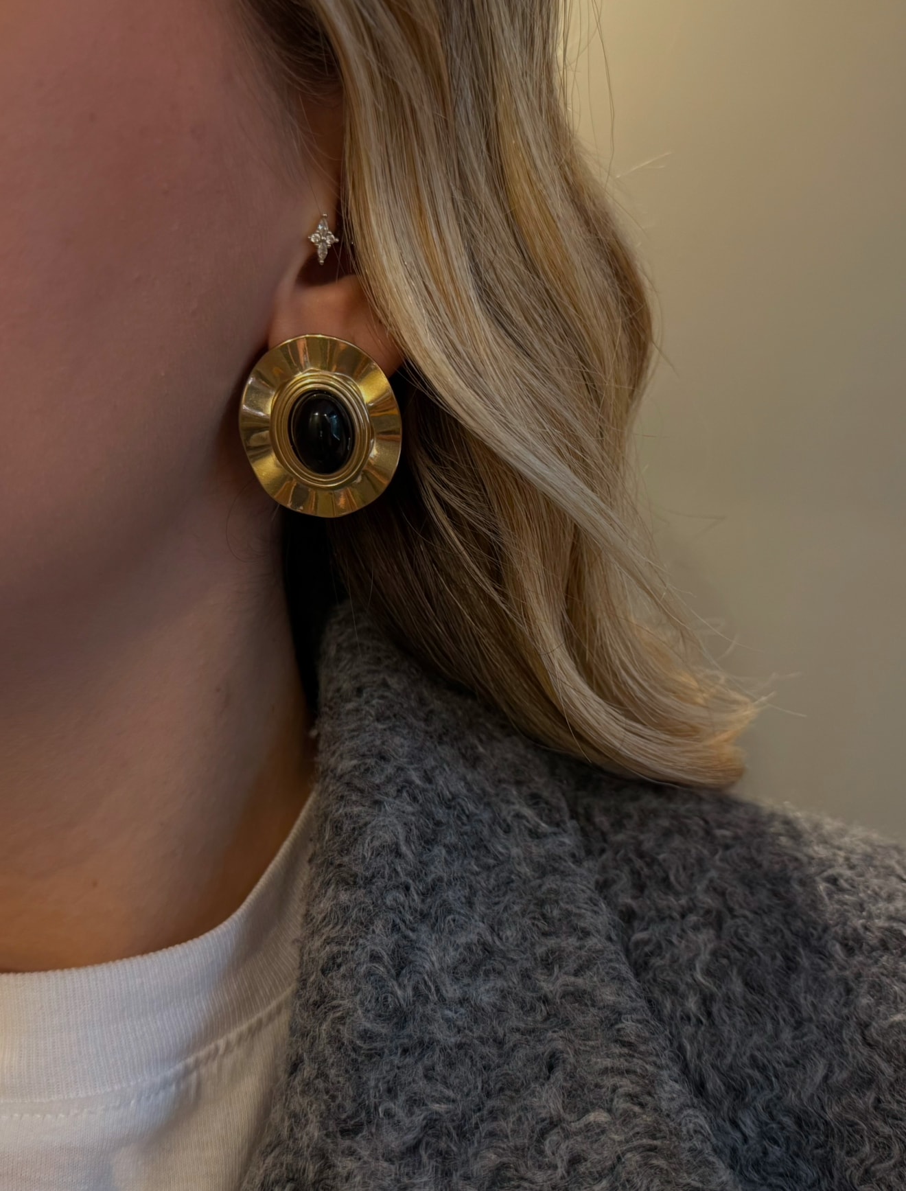 Renkli Yuvarlak Taşlı Kadın Küpe