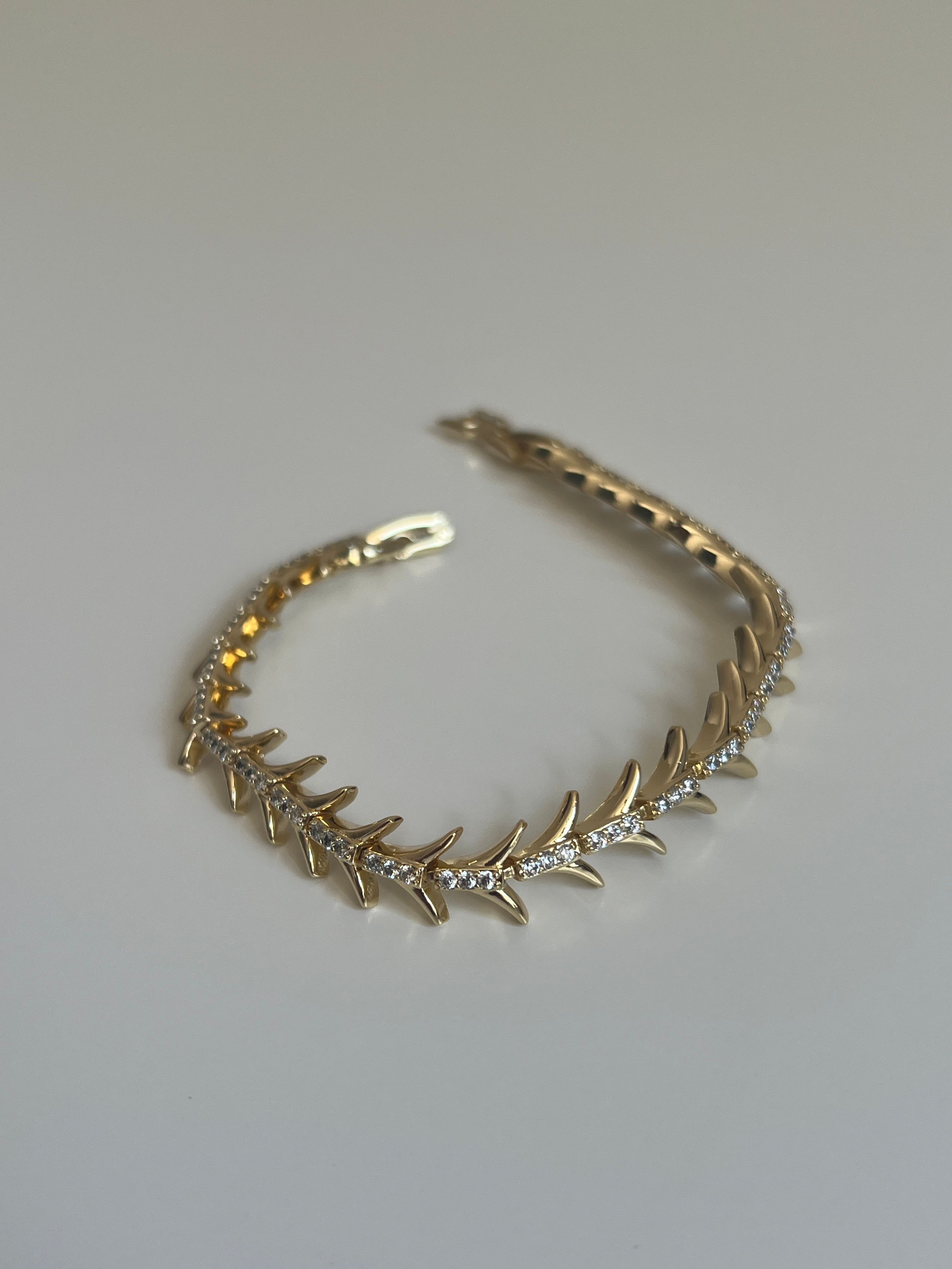 Gold Rengi Zirkon Taşlı Kadın Bileklik