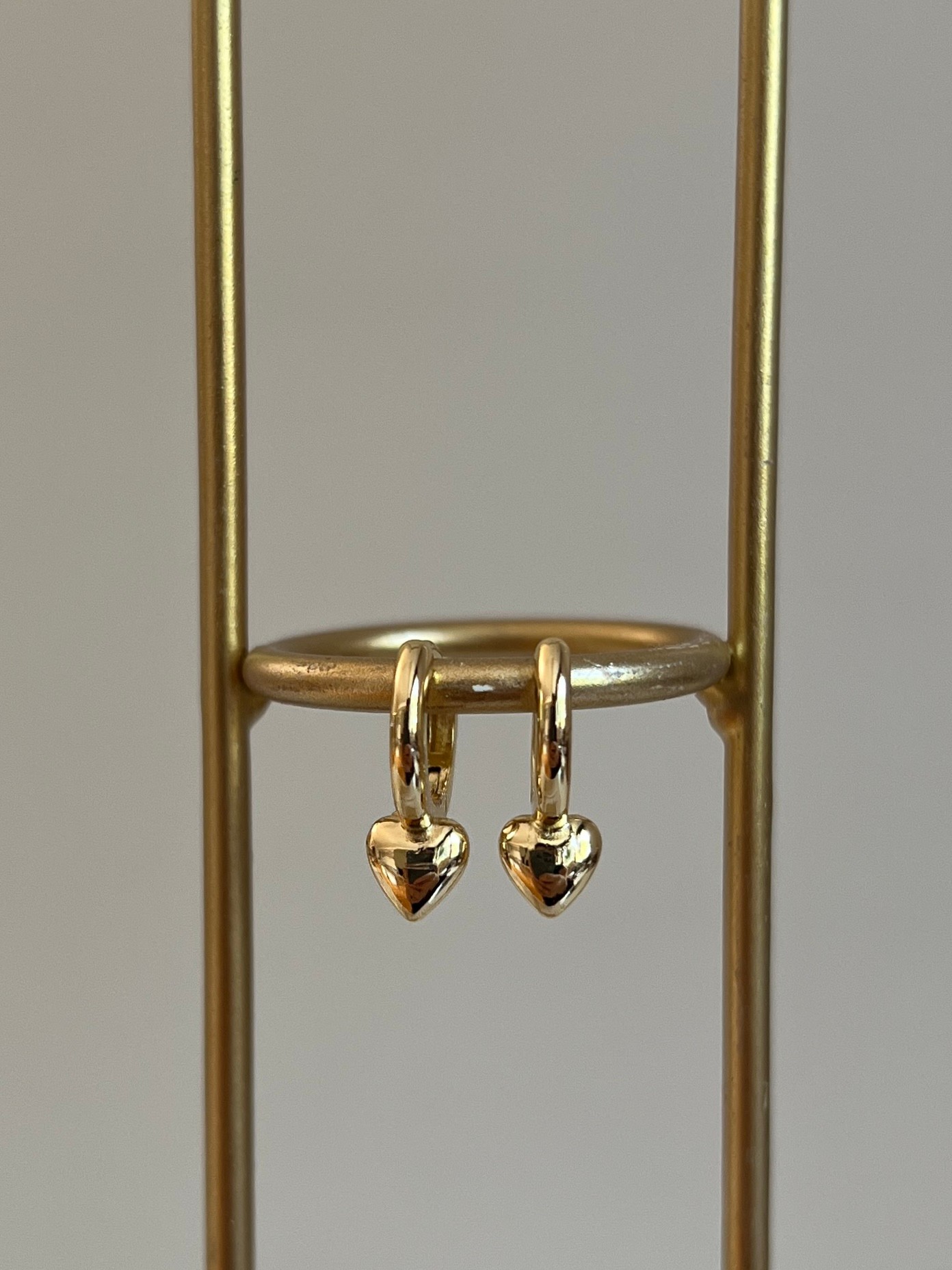 Gold Rengi Kalp Detaylı Kadın Halka Küpe