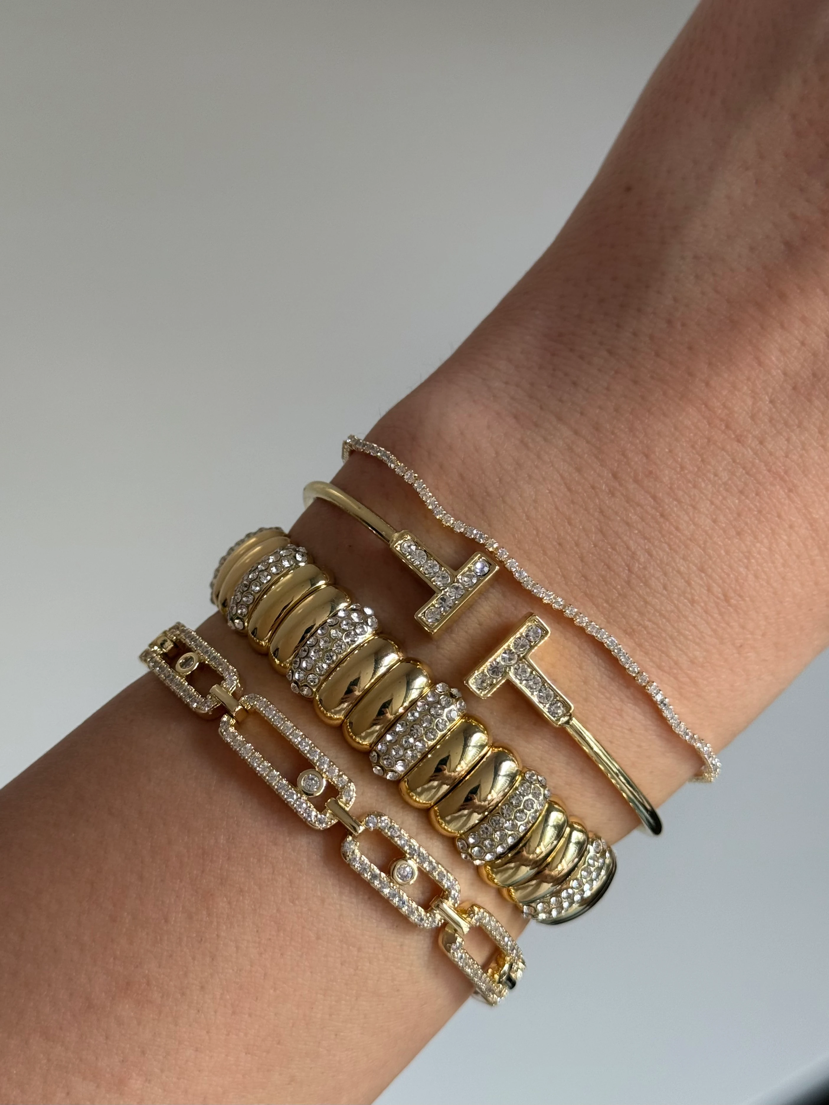 Gold Rengi Zirkon Taş Detaylı Kadın Bileklik