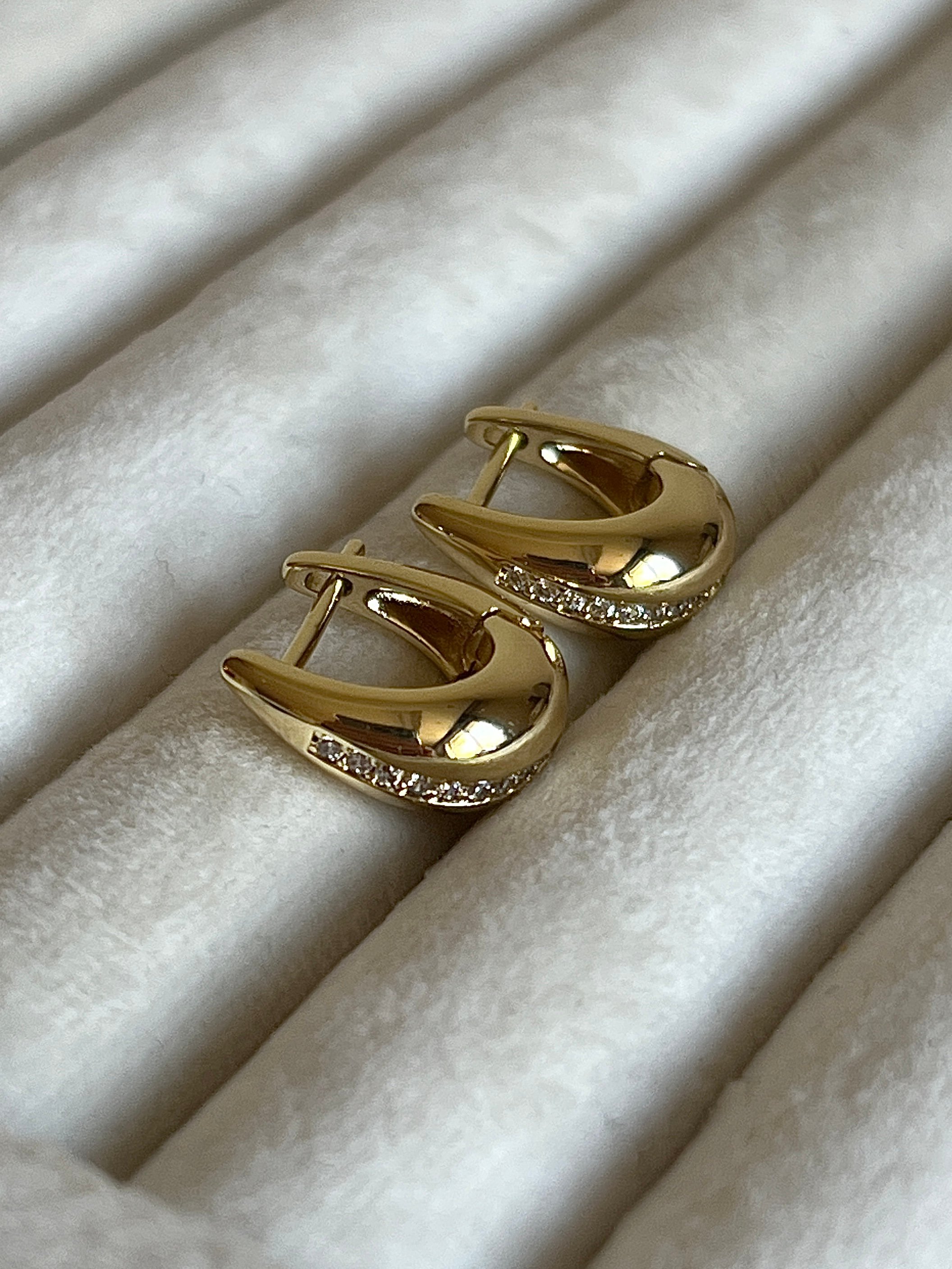 Gold Rengi Zirkon Taş Detaylı Xupıng Kadın Küpe