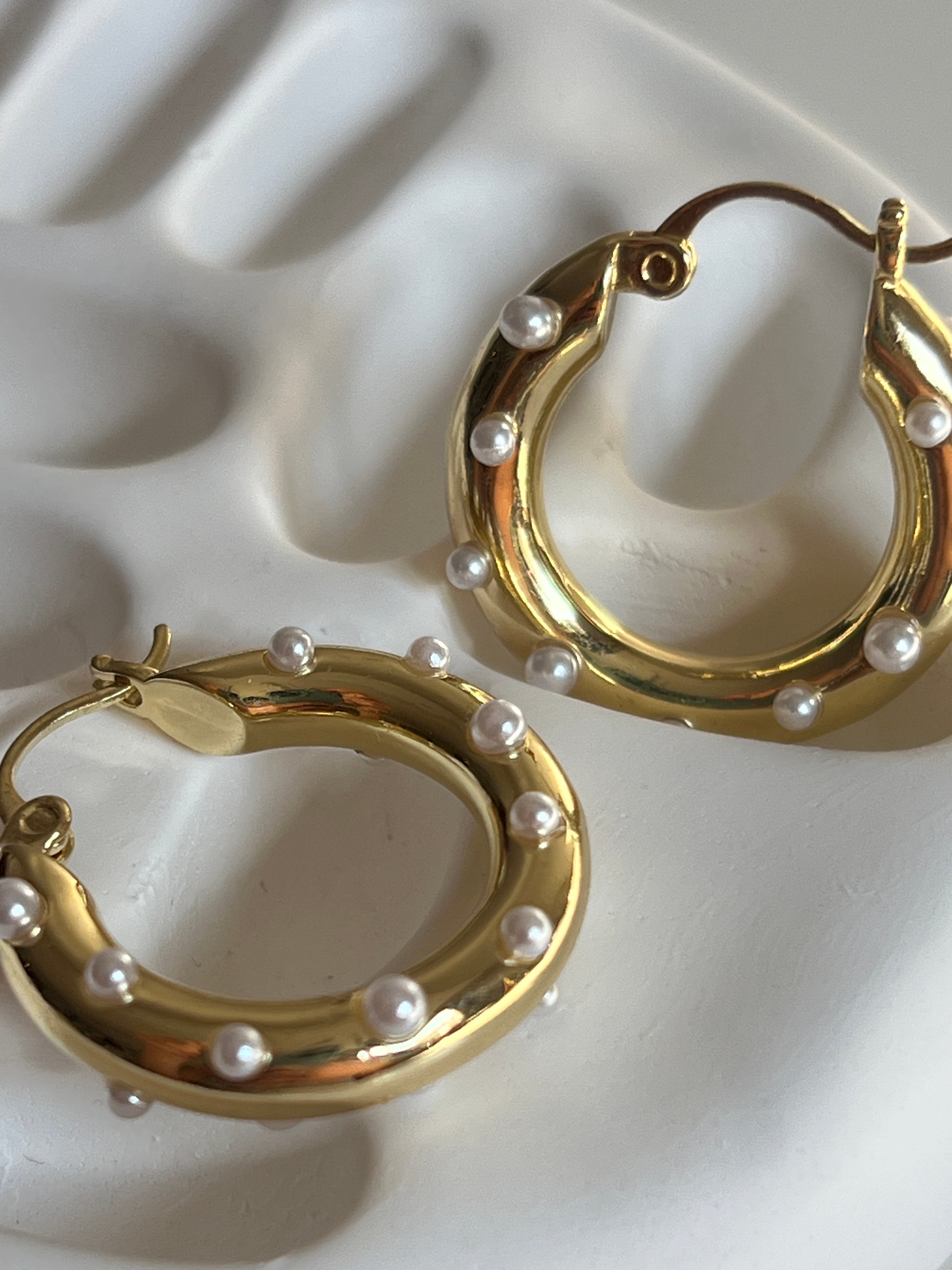 Gold Rengi İnci Detaylı Kadın Halka Küpe