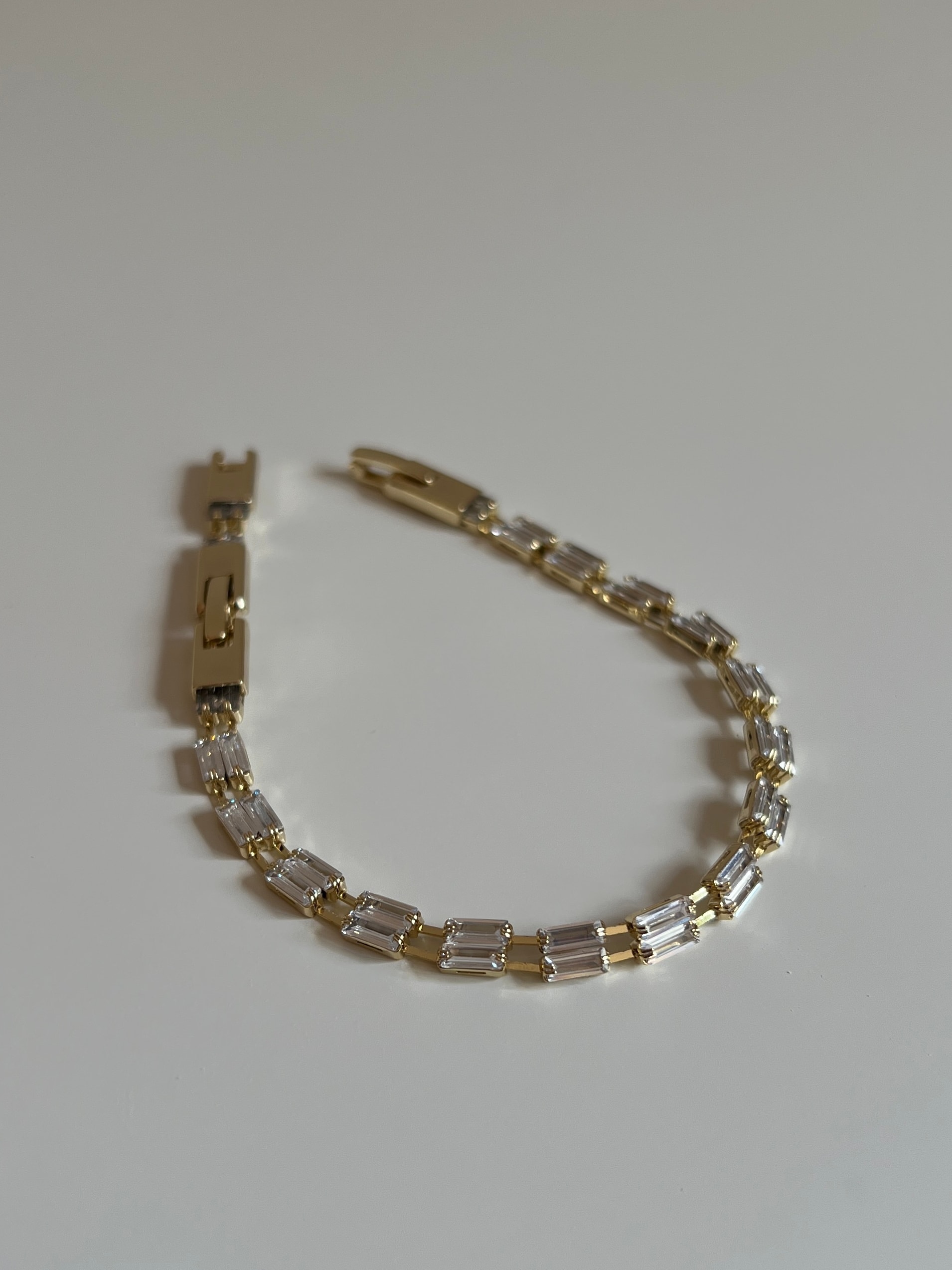 Gold Rengi İki Sıra Baget Taşlı Xupıng Kadın Bileklik