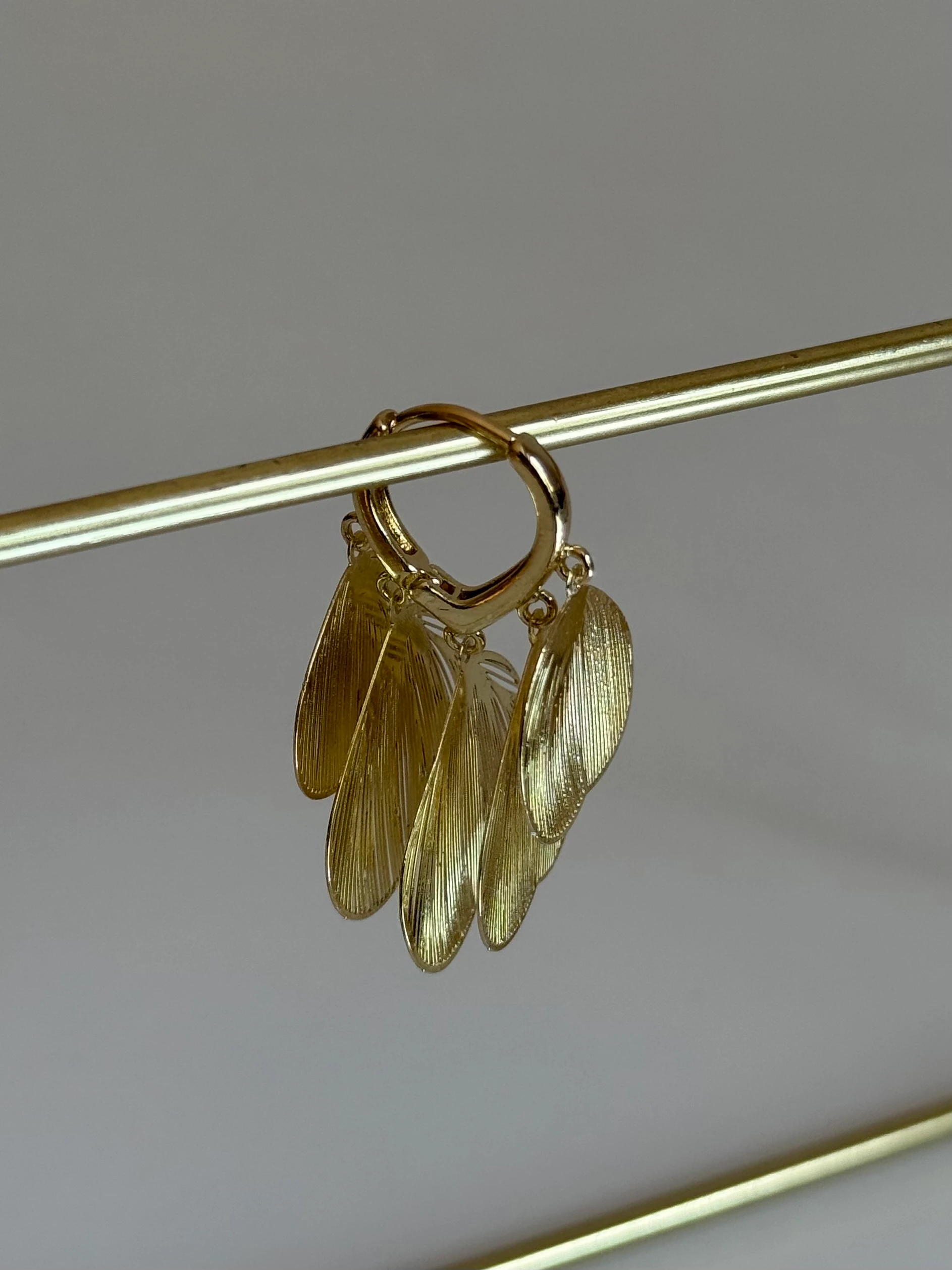 Çoklu Yaprak Sallantılı Kadın Küpe