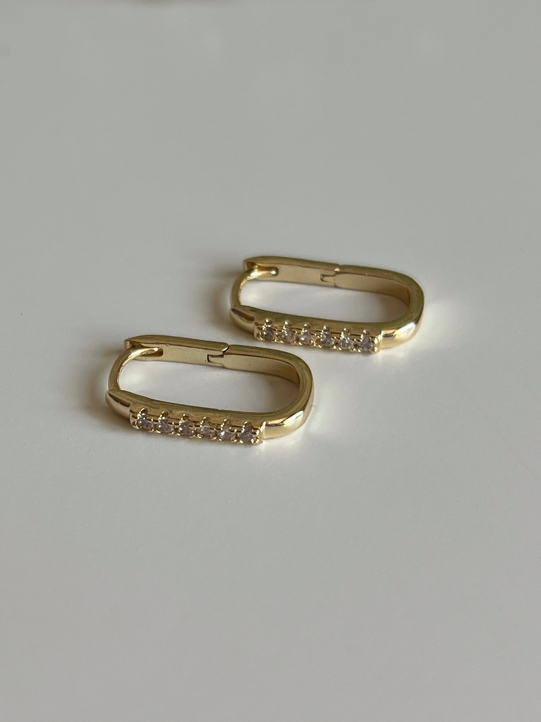 Gold Rengi Zirkon Taşlı Kadın Küpe
