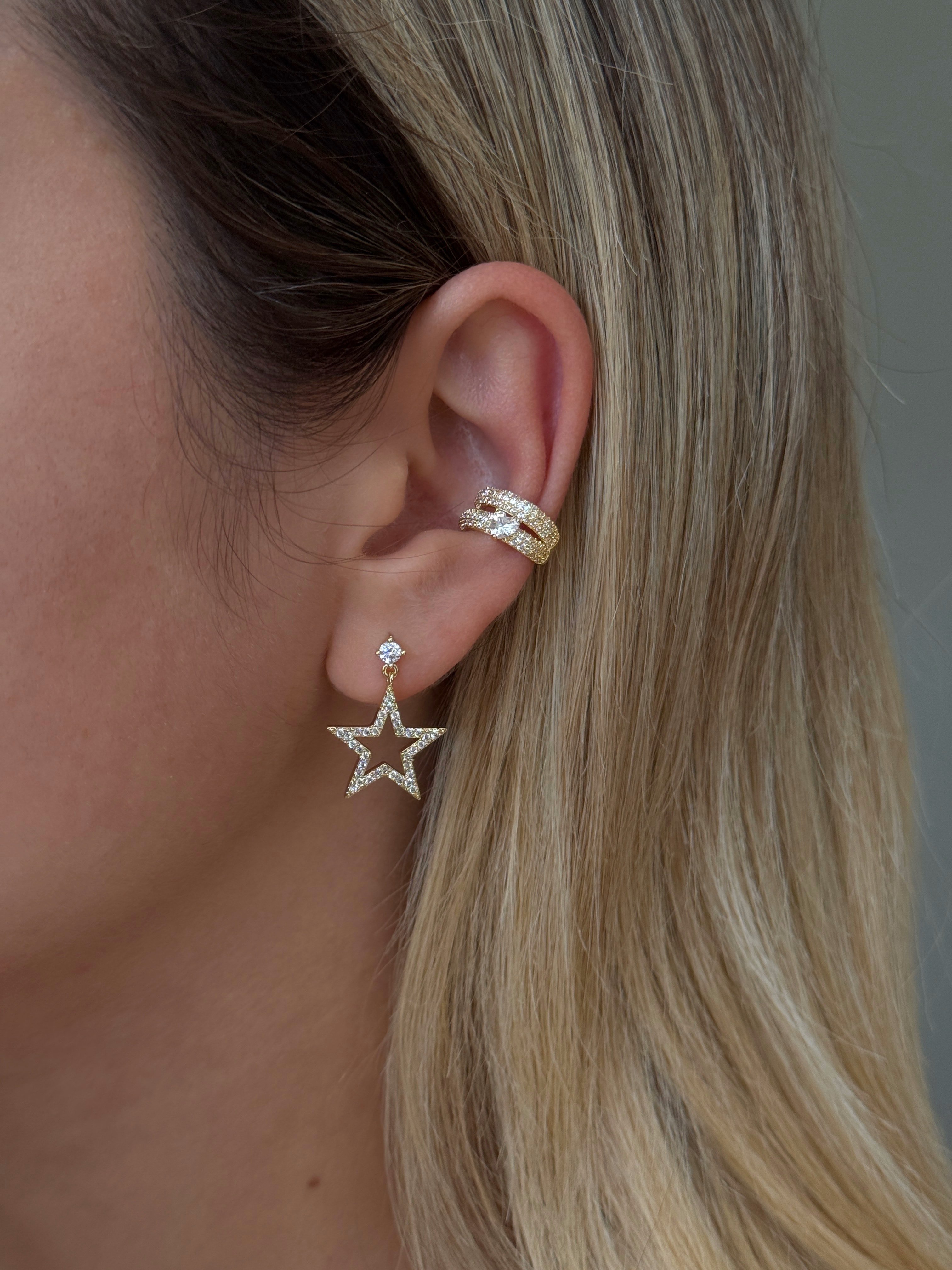 Zirkon Taşlı Sallantılı Yıldız Model Kadın Küpe