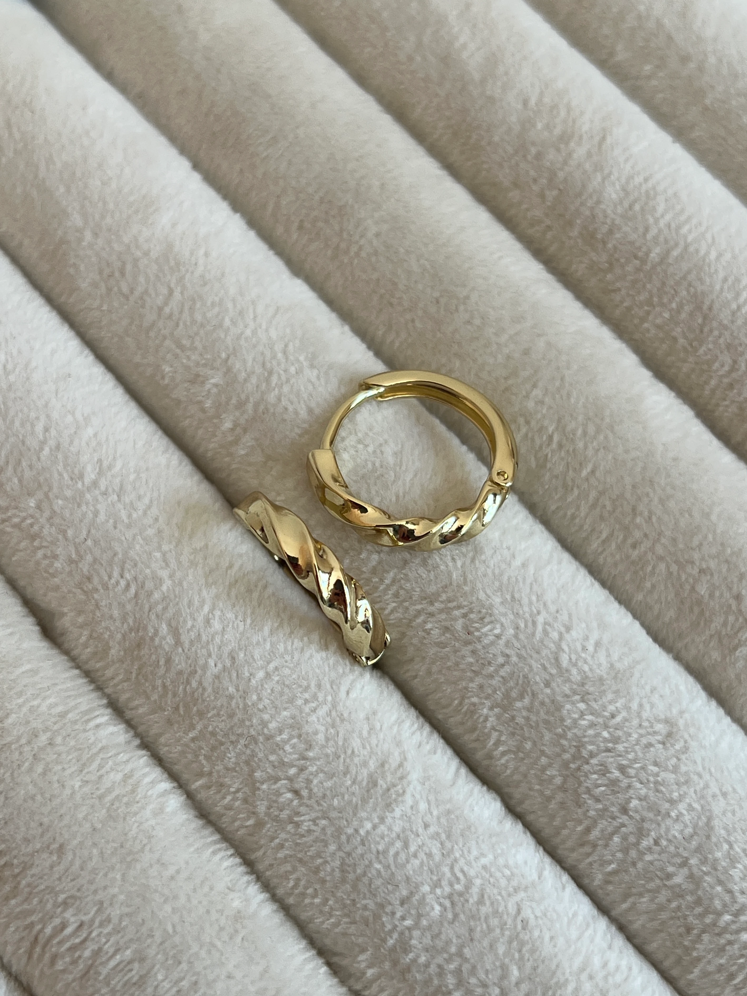 Gold Rengi Dönme Model Xupıng Kadın Halka Küpe