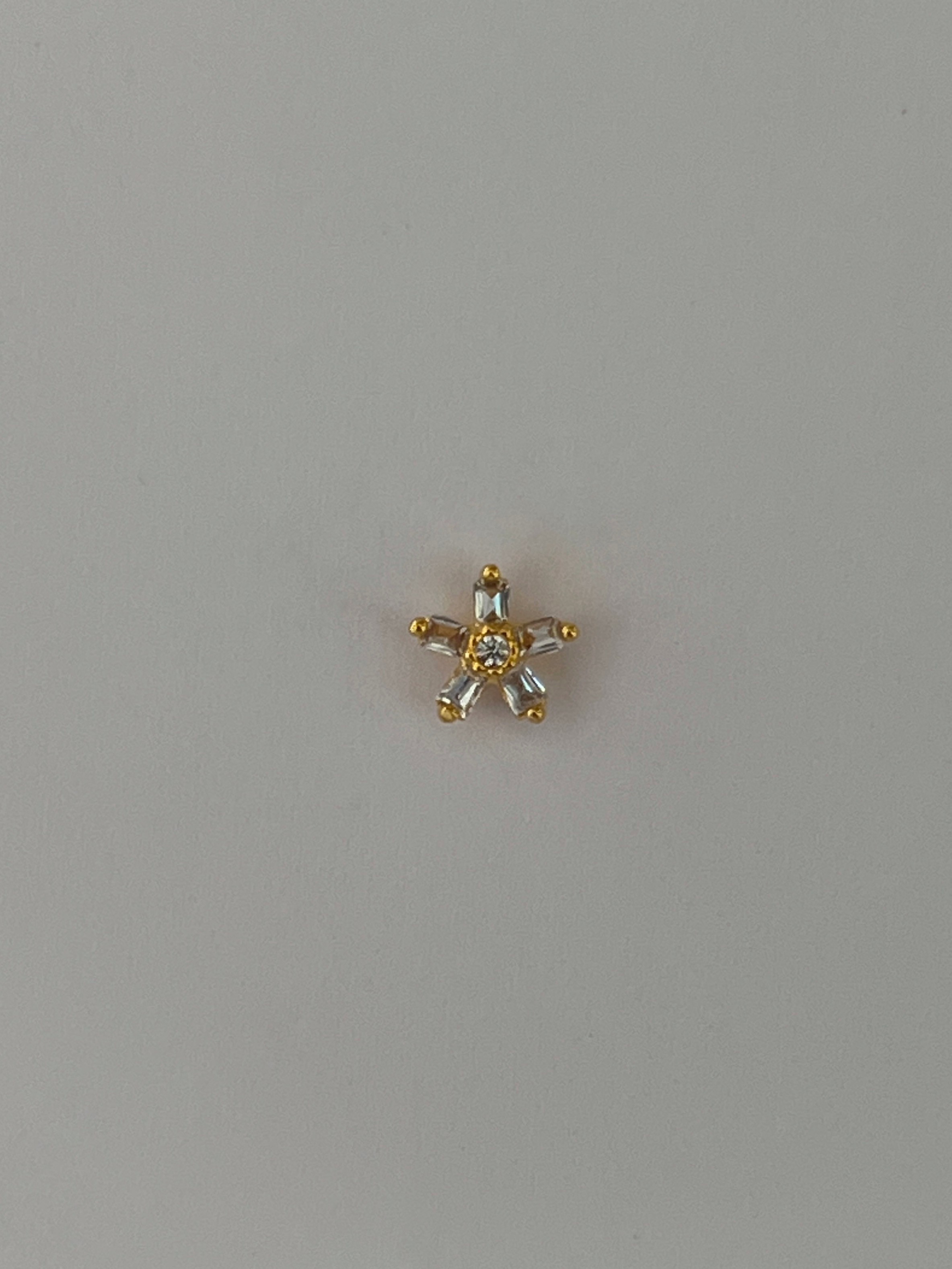 Baget Taşlı Çiçek Figürlü Kadın Piercing