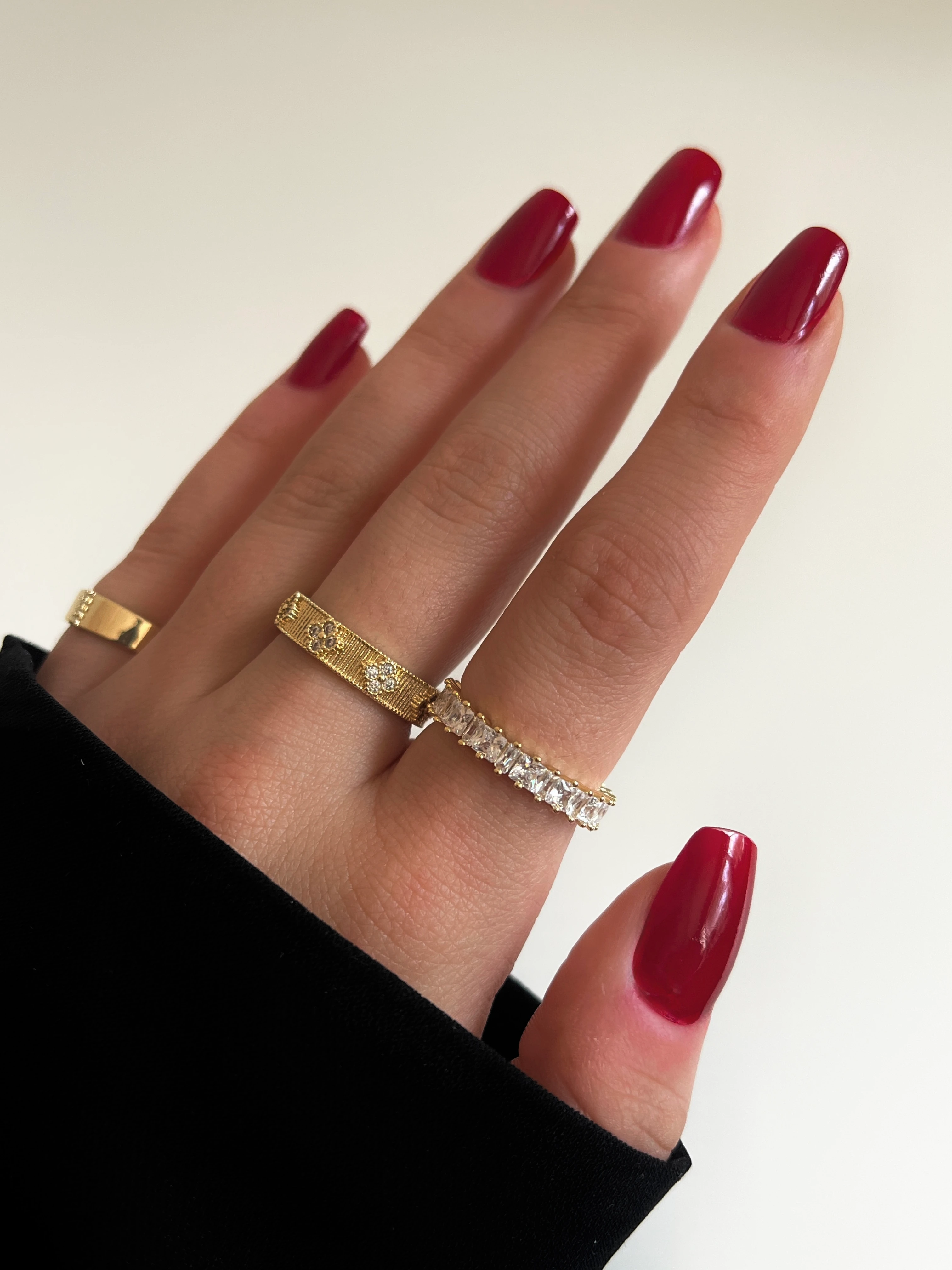 Baget Ve Kare Taşlı Kadın Yüzük