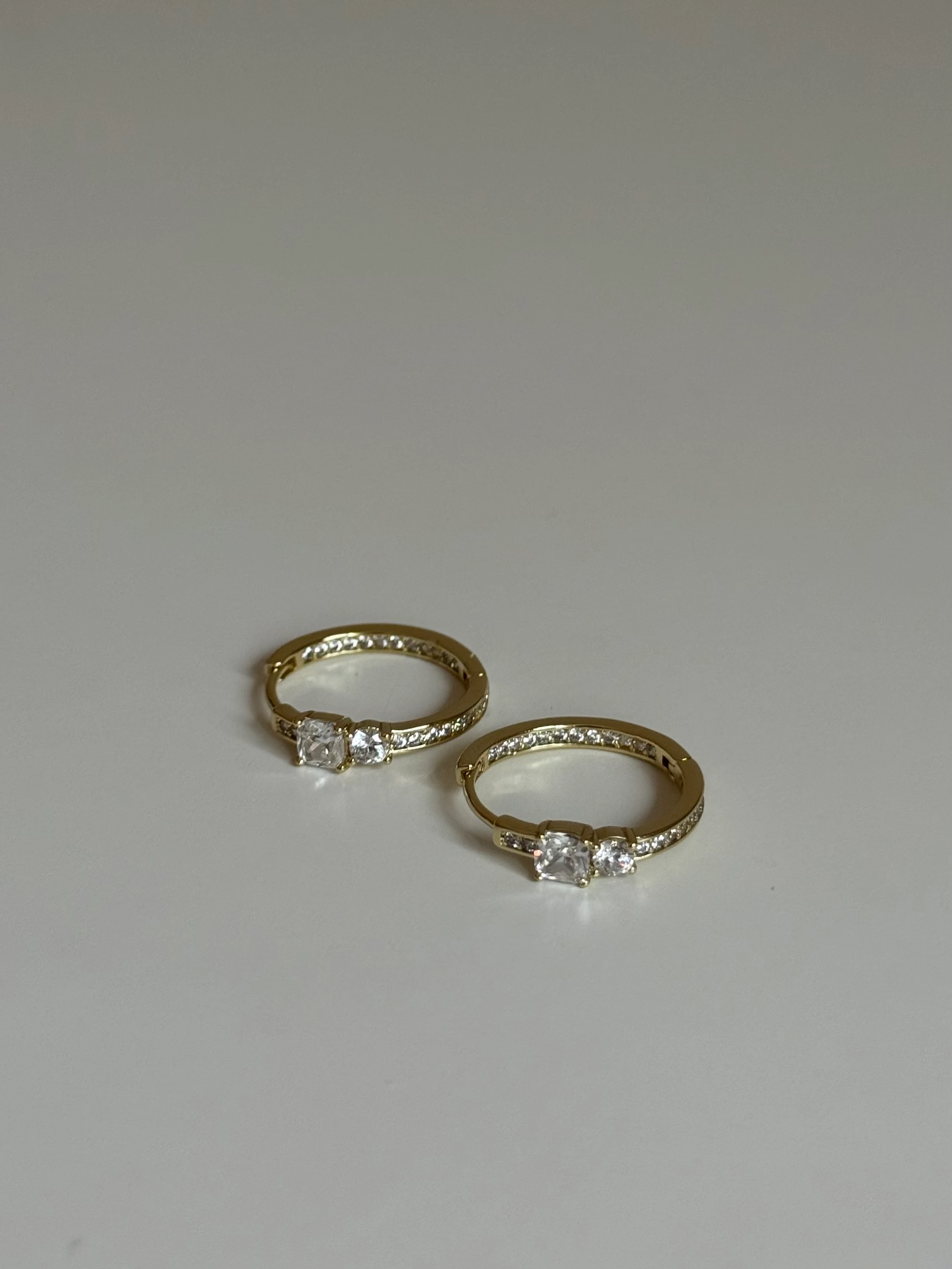 Gold Rengi Kare Ve Yuvarlak Zirkon Taş Detaylı Xupıng Kadın Küpe