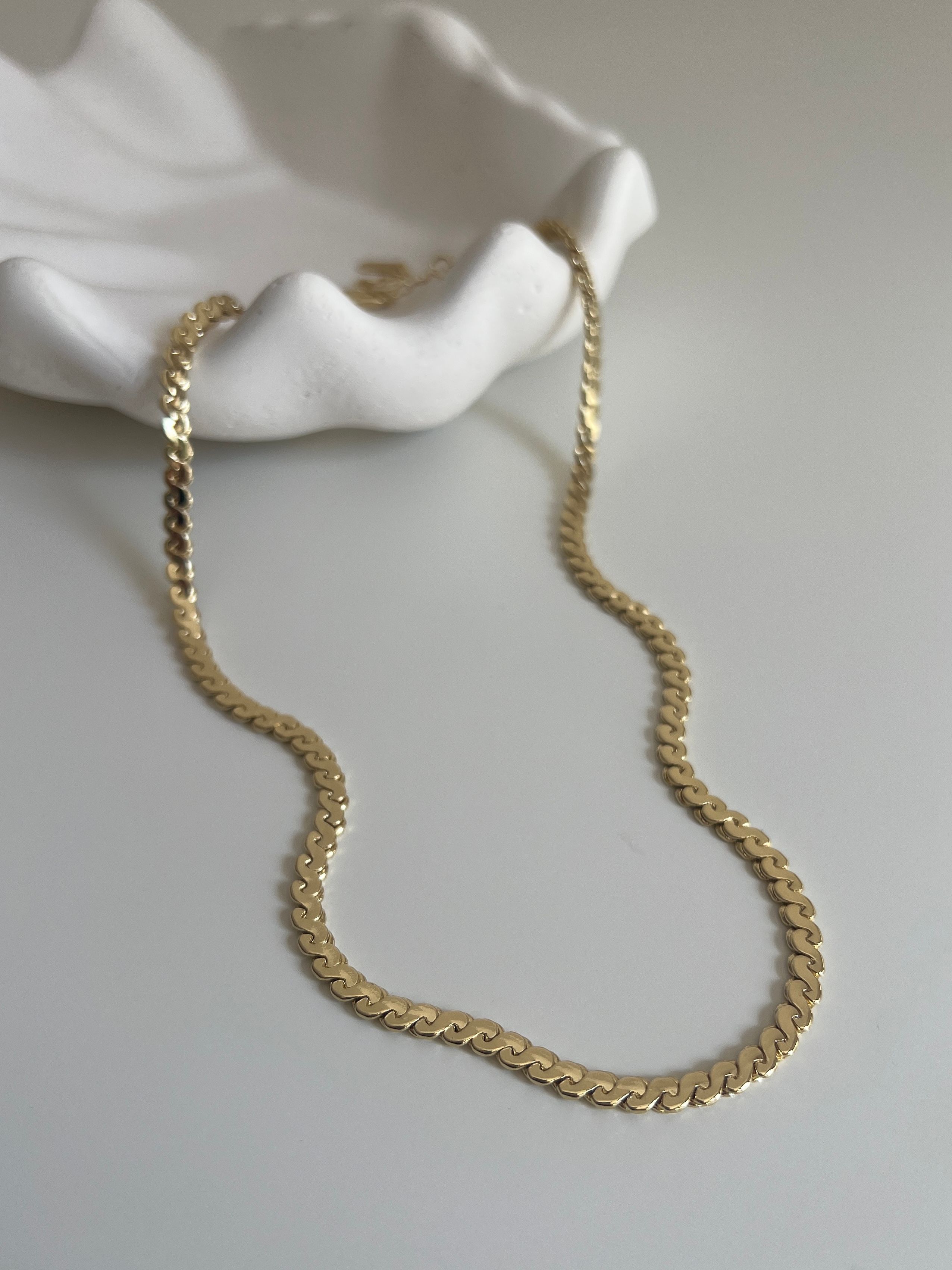 Gold Rengi Dalga Model Kadın Kolye