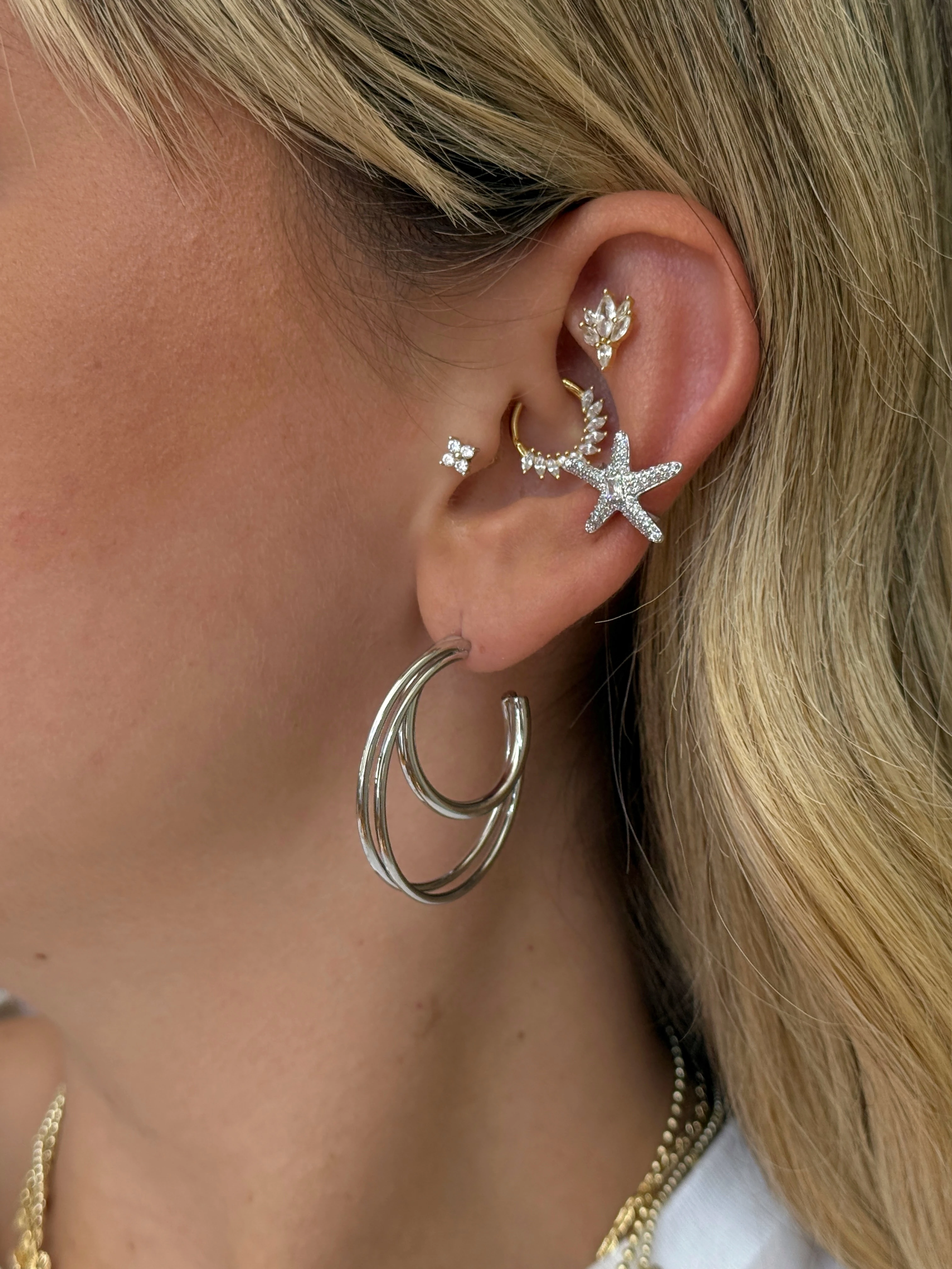 İç İçe Halka Model Kadın Küpe