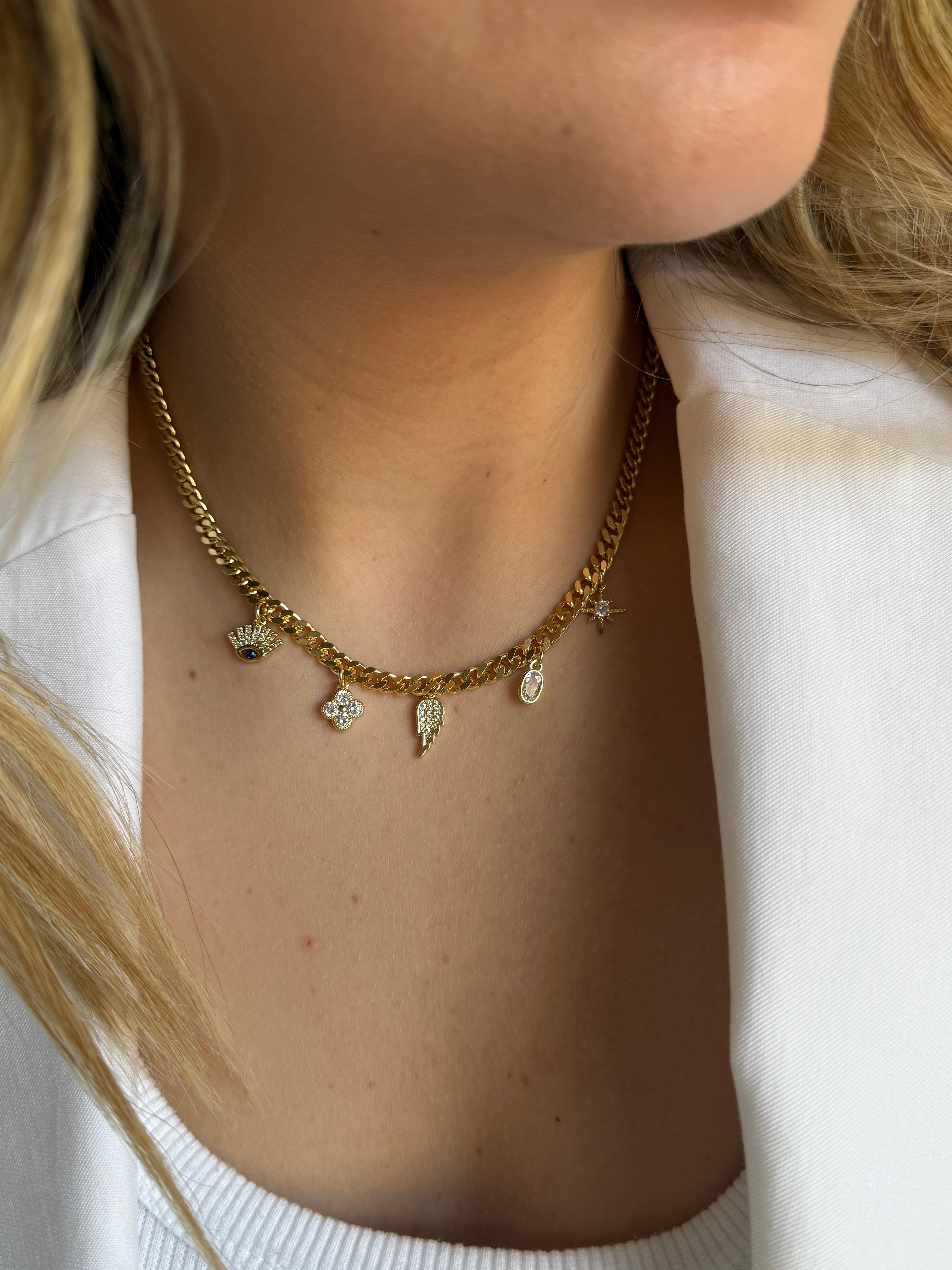 Gold Rengi Zirkon Taş Detaylı Charm Kadın Kolye