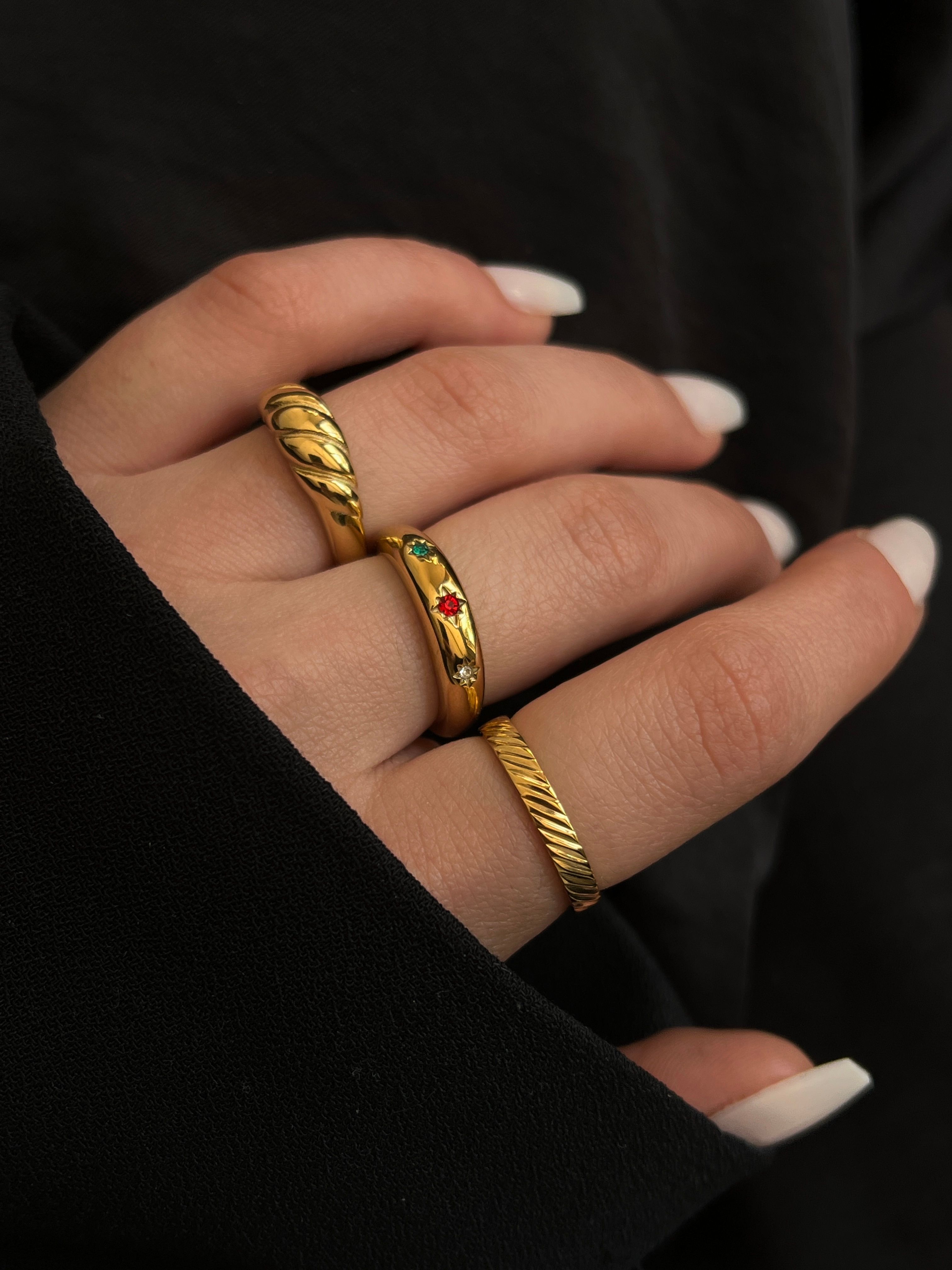 Gold Rengi Renkli Zirkon Taş Detaylı Kadın Yüzük