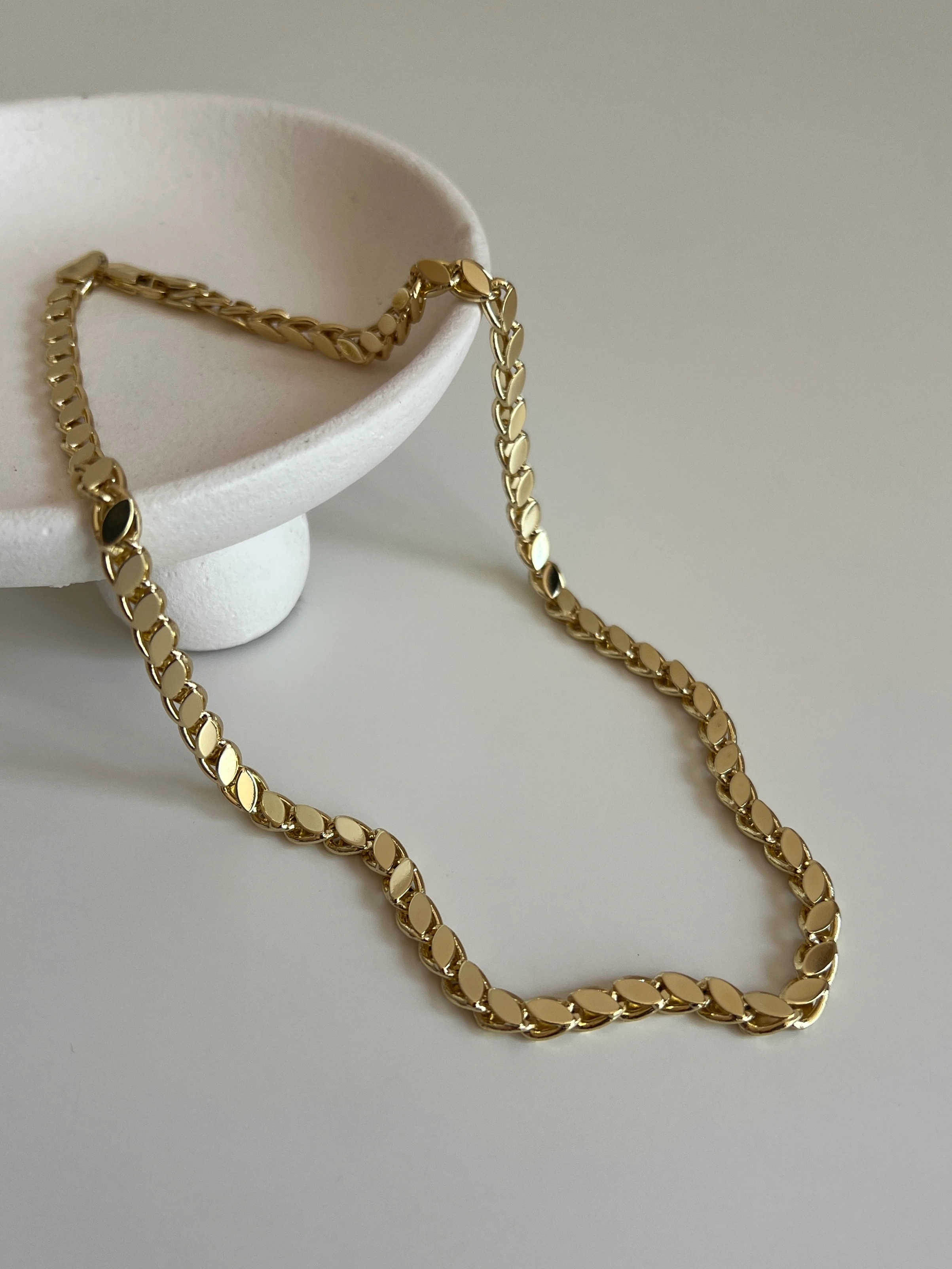 Gold Rengi Sıralı Badem Model Xupıng Kadın Kolye