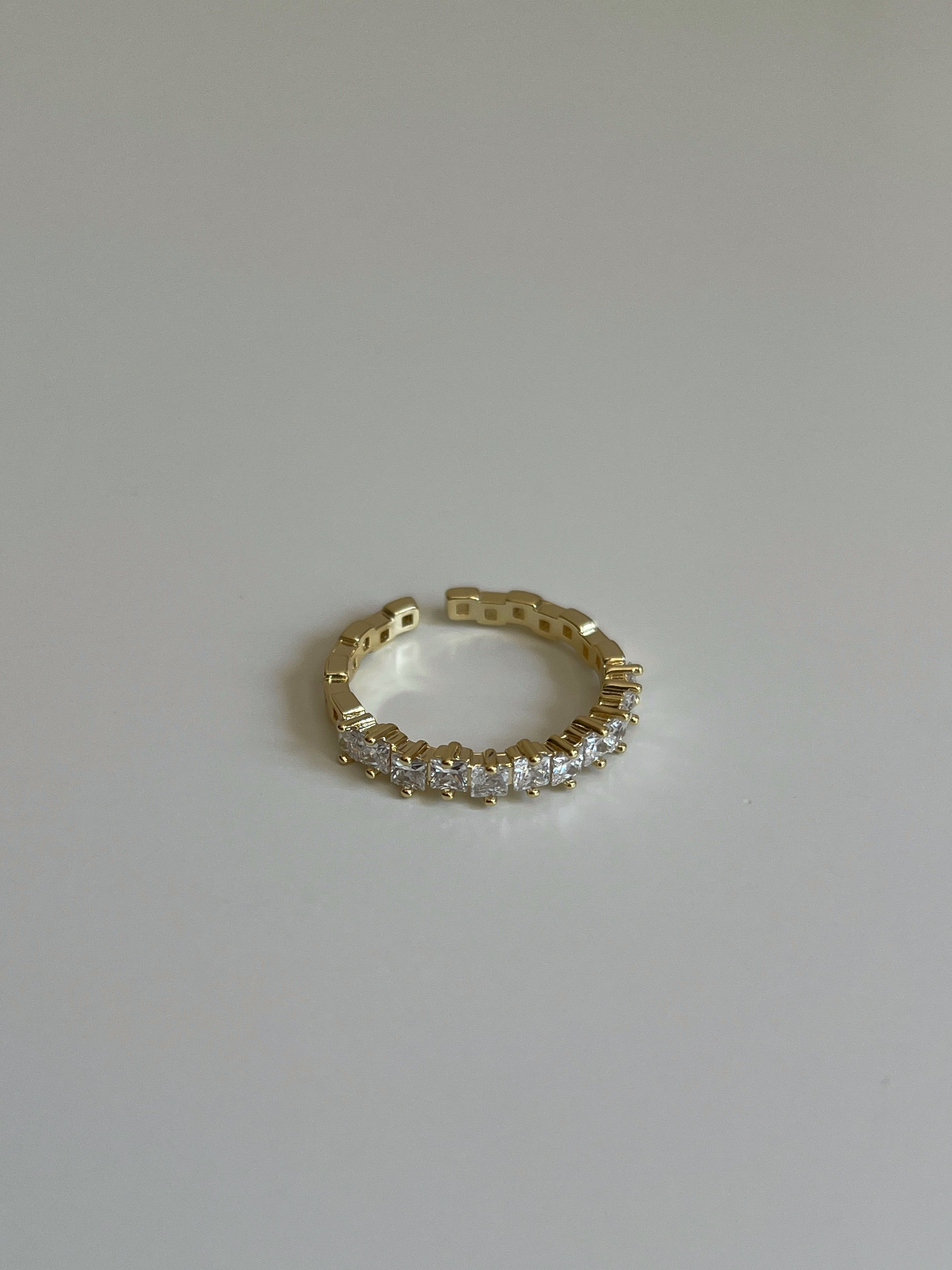 Gold Rengi Kare Zirkon Taşlı Kadın Yüzük