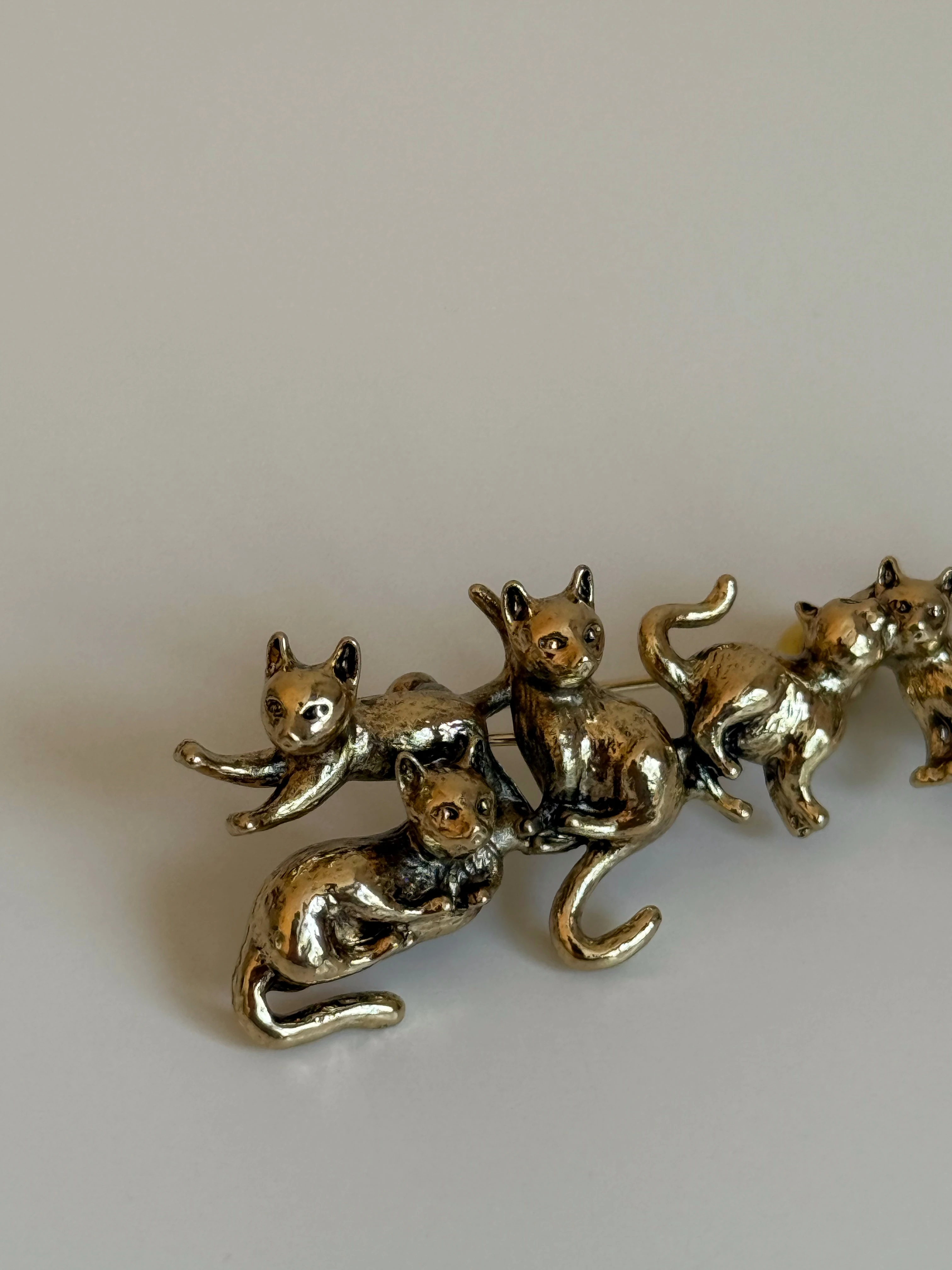 Beş Kedi Figürü Broş