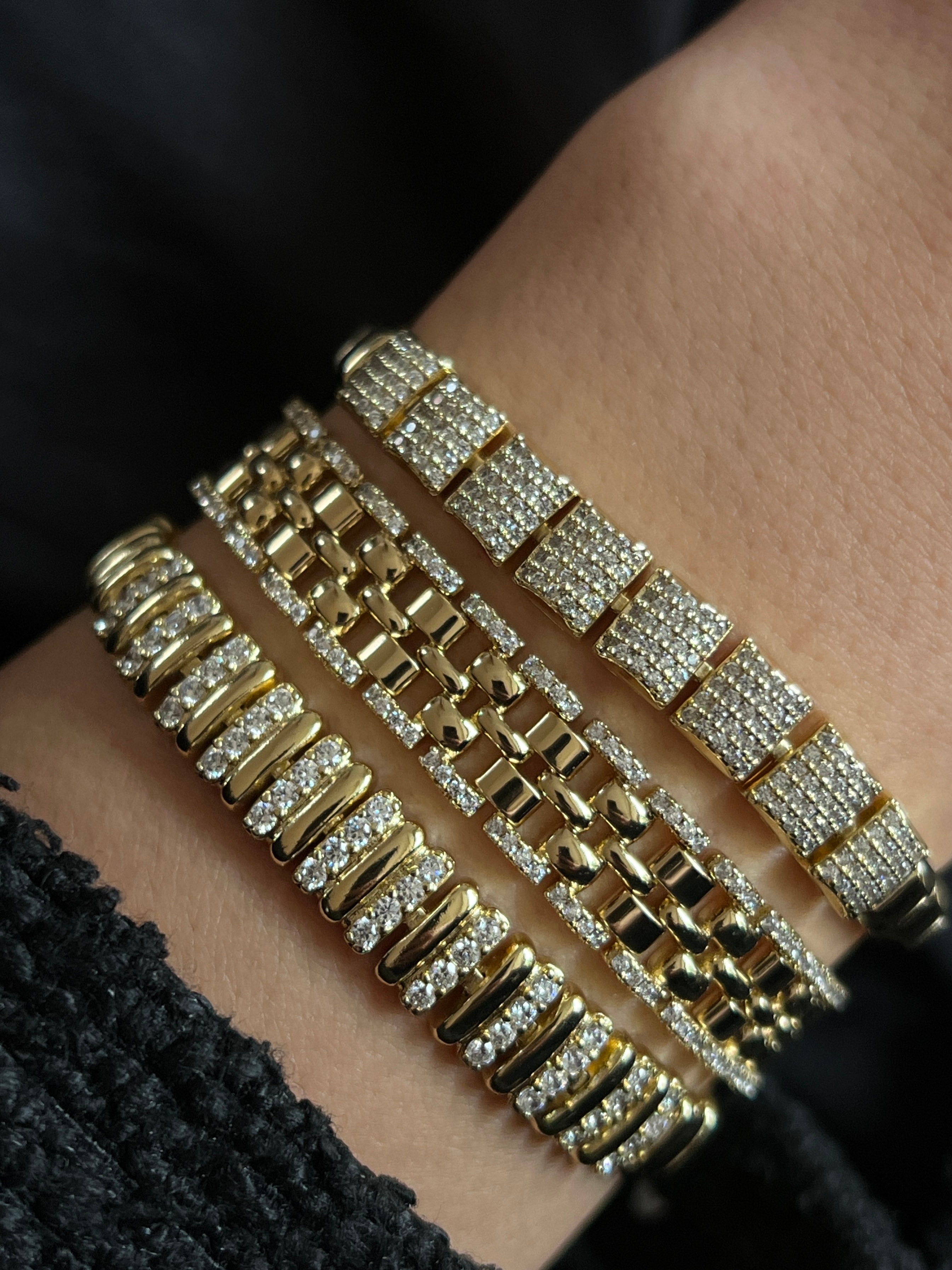 Gold Rengi Zirkon Taş Detaylı Xupıng Kadın Bileklik