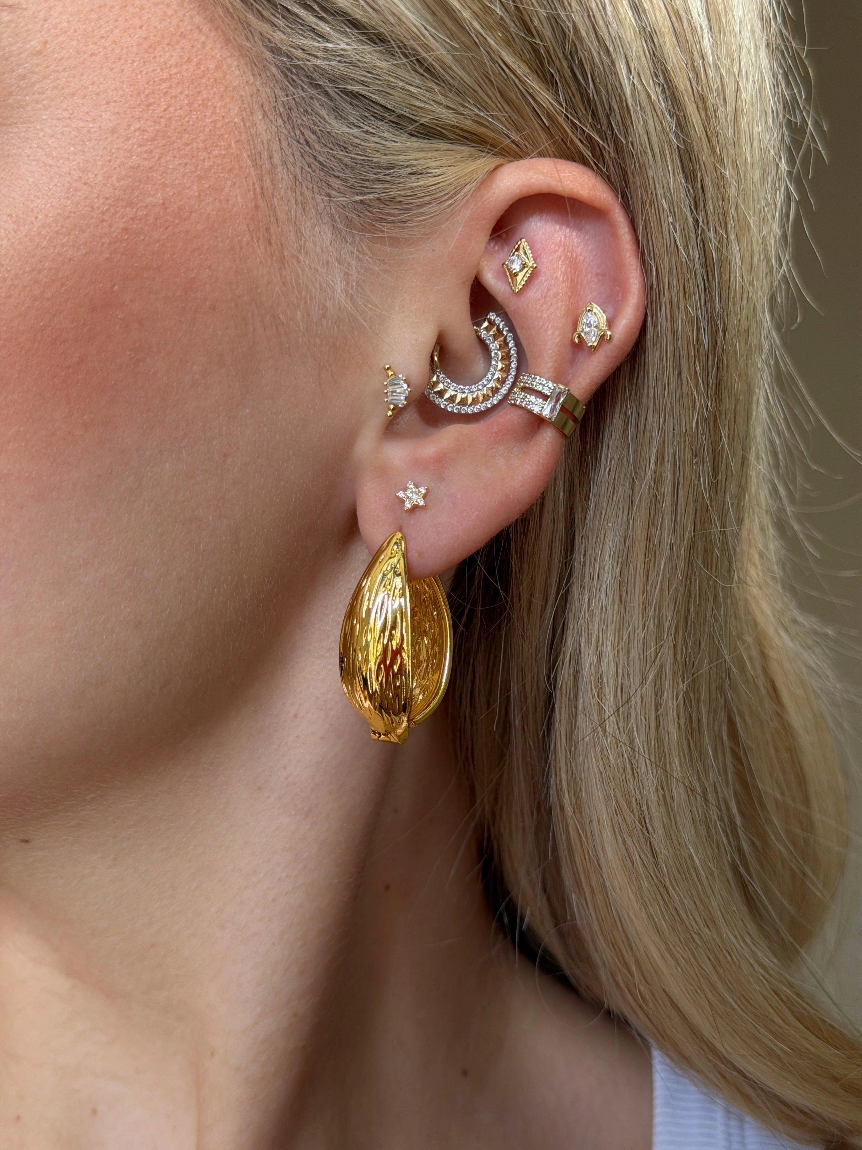 Çizgili Yaprak Model Kadın Küpe