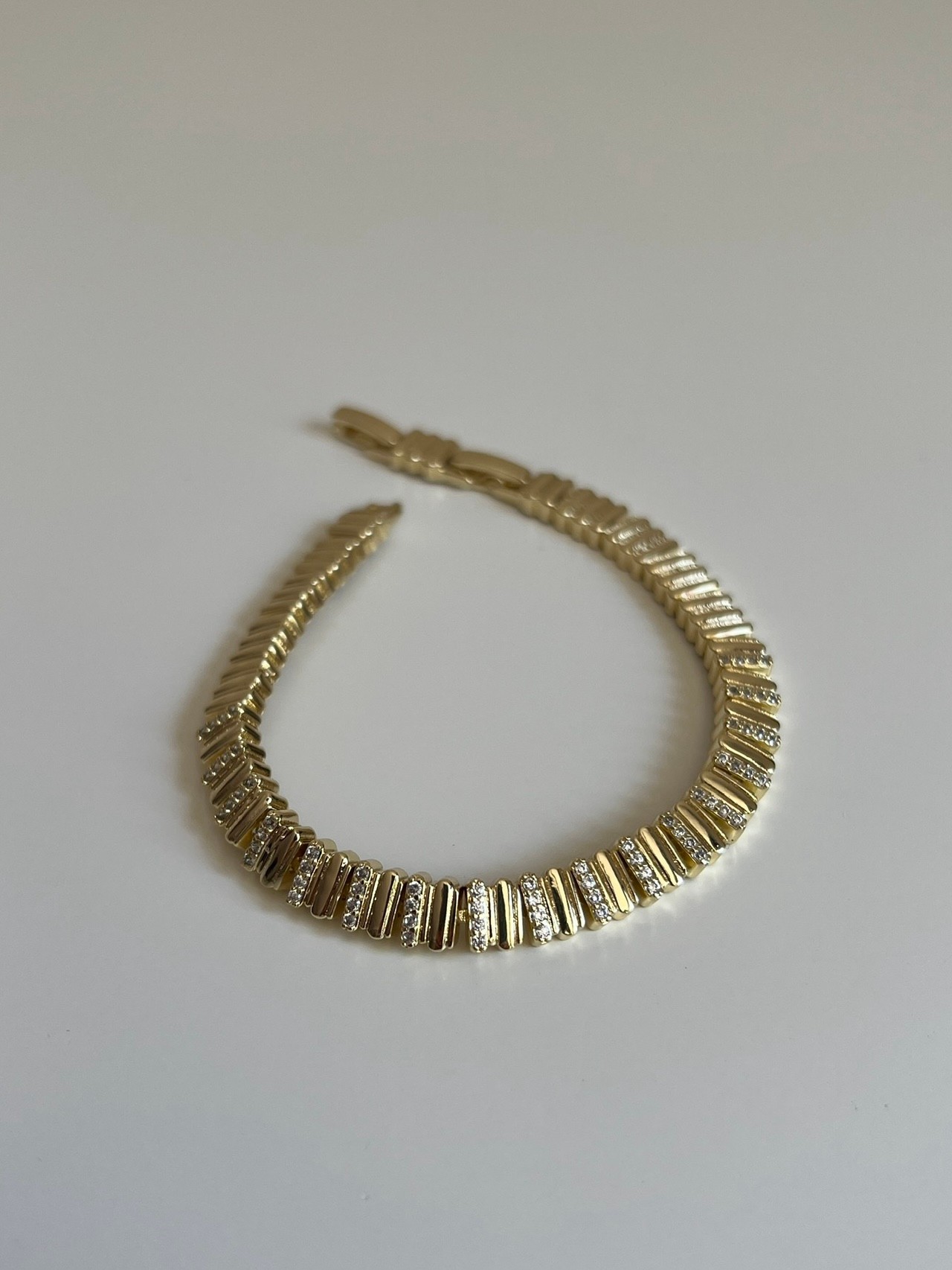 Gold Rengi Zirkon Taş Detaylı Sıralı Çubuk Model Kadın Bileklik