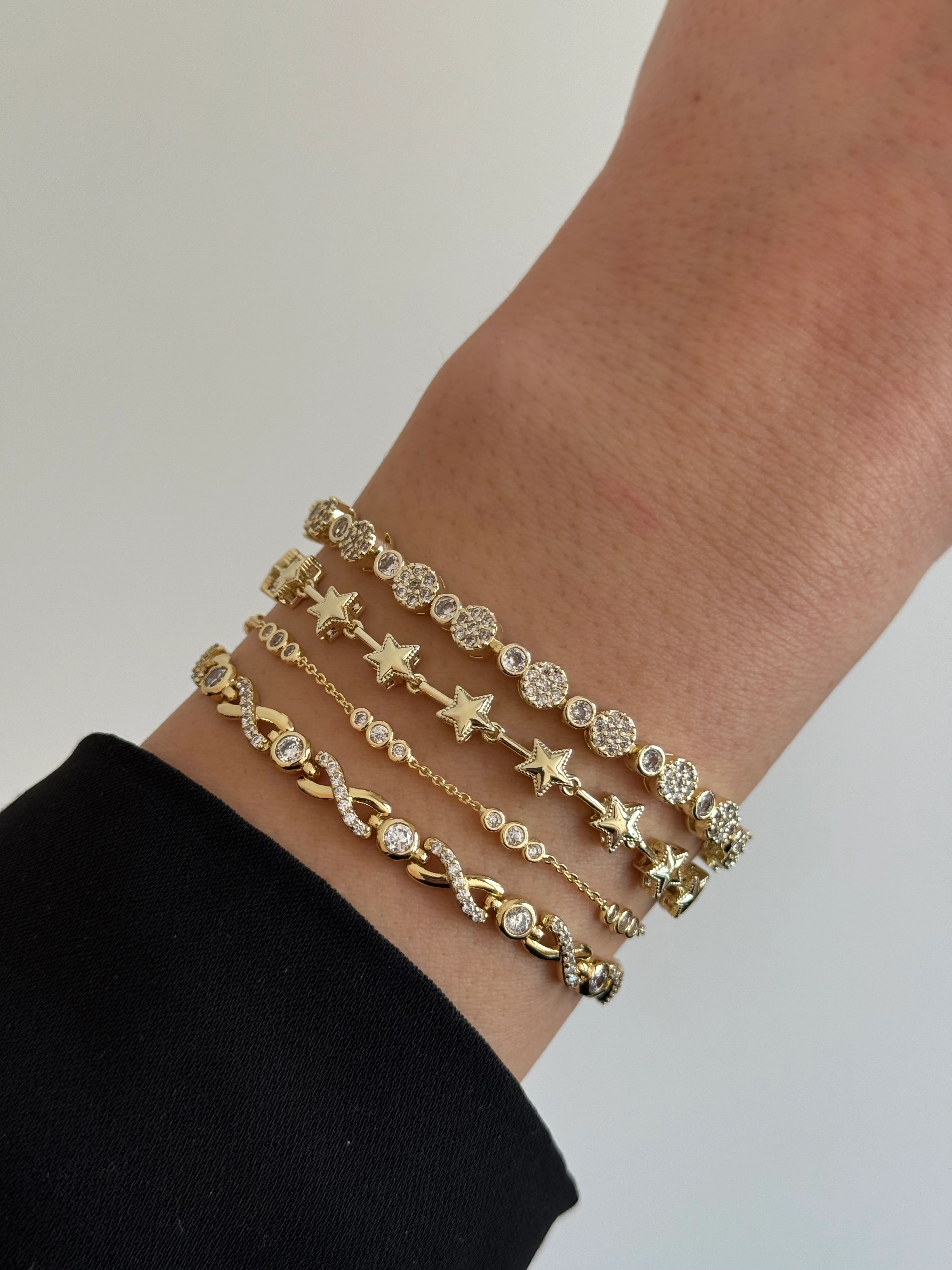 Gold Rengi Sıralı Yıldız Model Kadın Bileklik