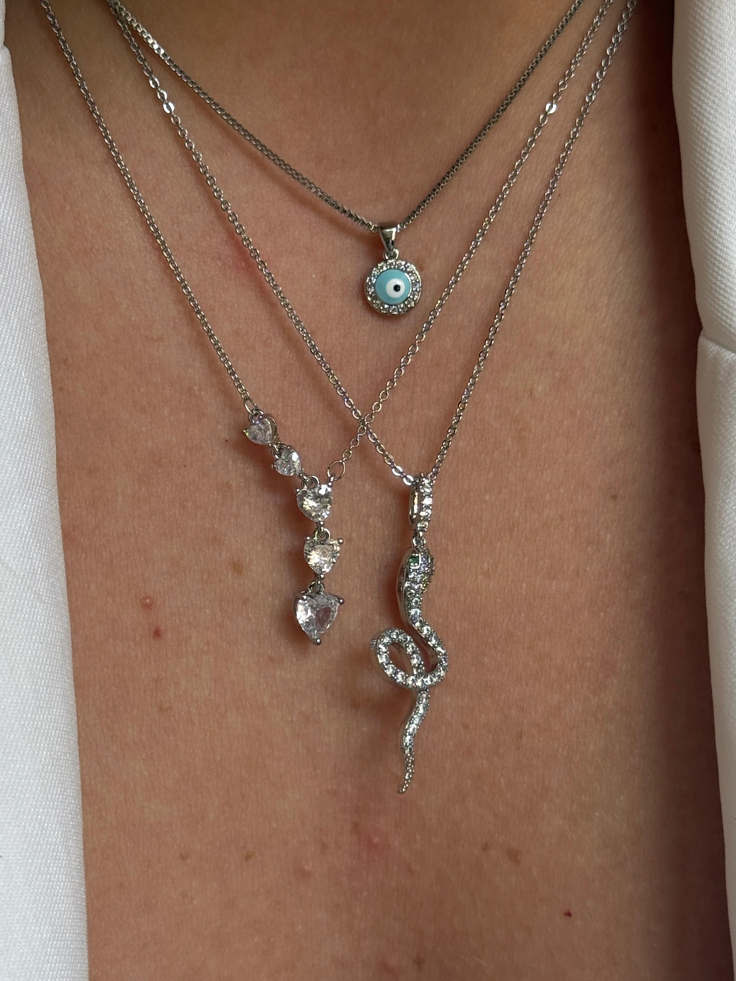 Gümüş Renk Sonsuz Yılan Kolye Kombini