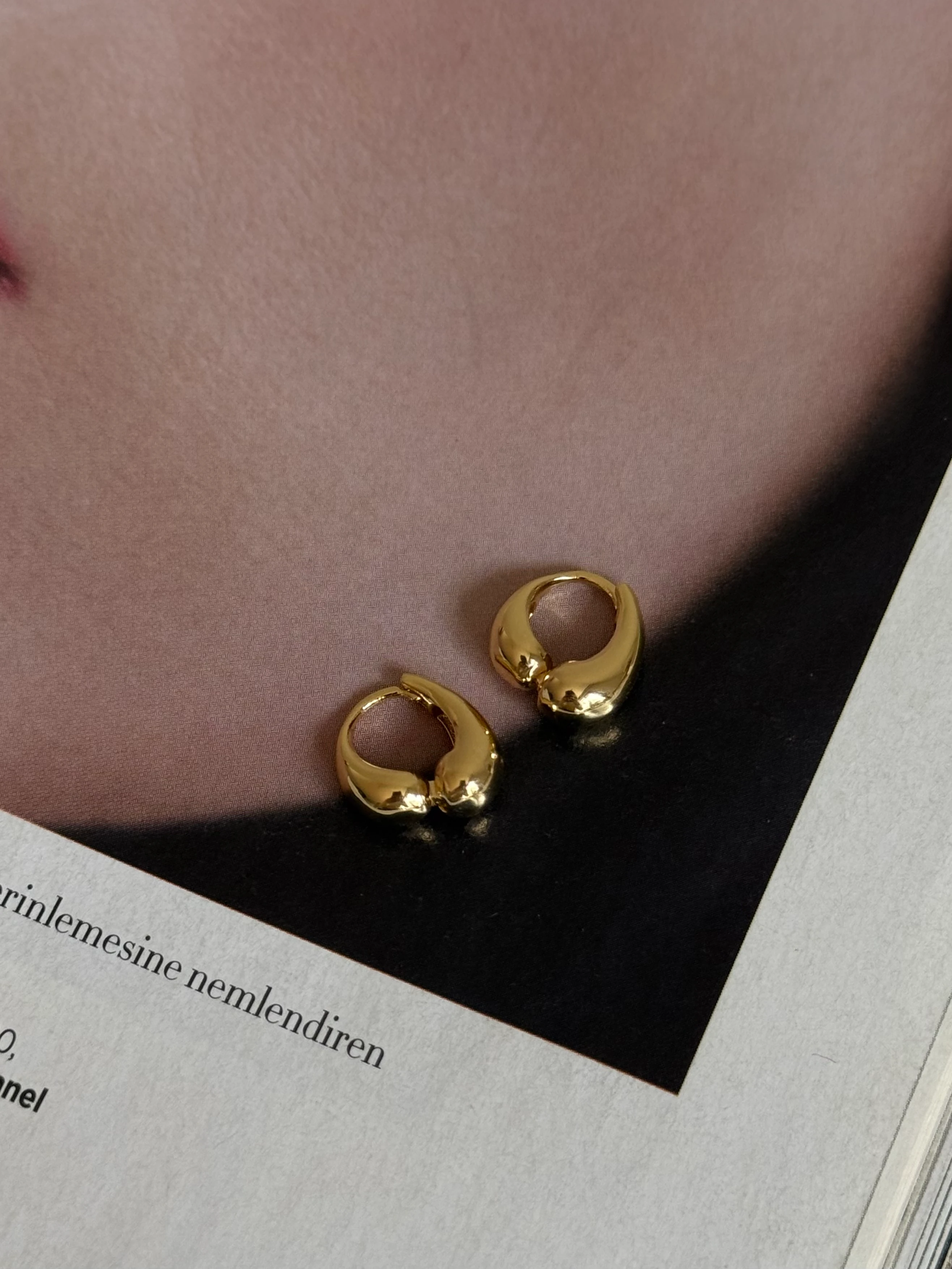 Gold Rengi İkili Damla Model Minimal Kadın Küpe