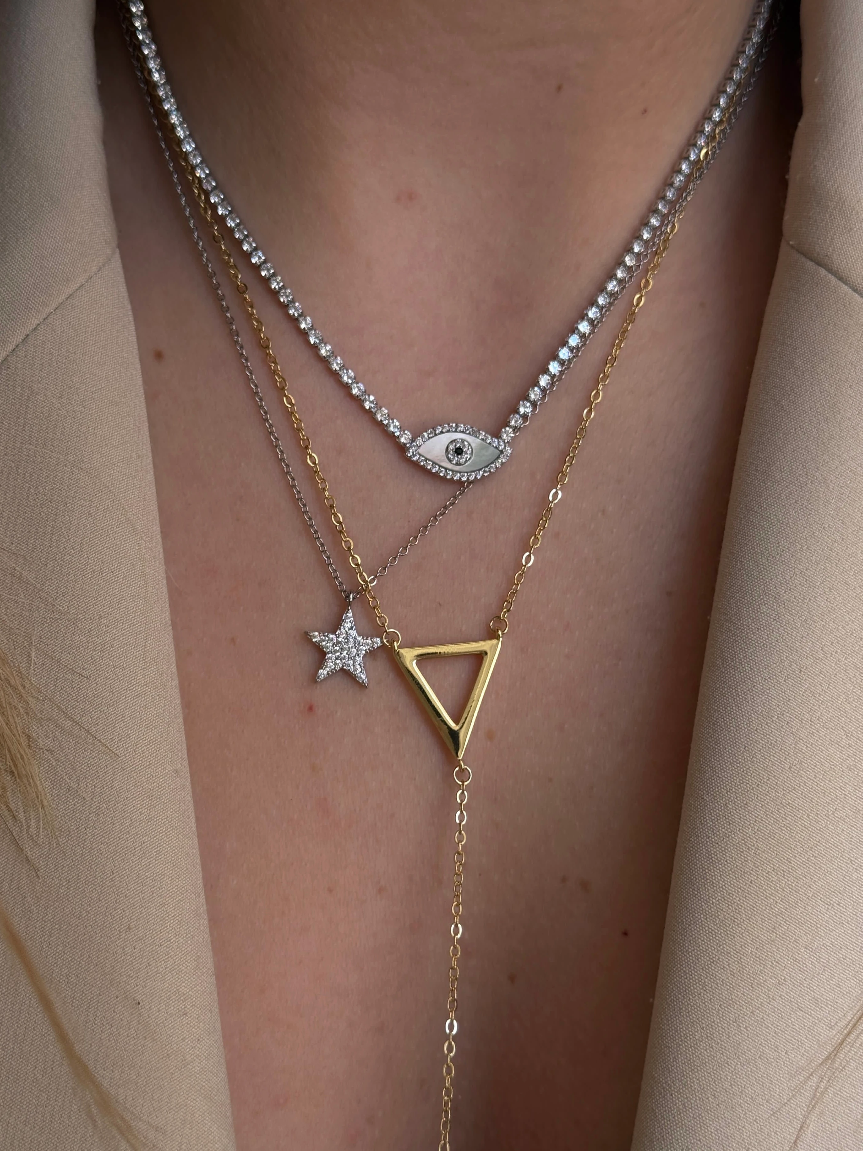 Zirkon Taşlı Yıldız Figürlü Kadın Kolye