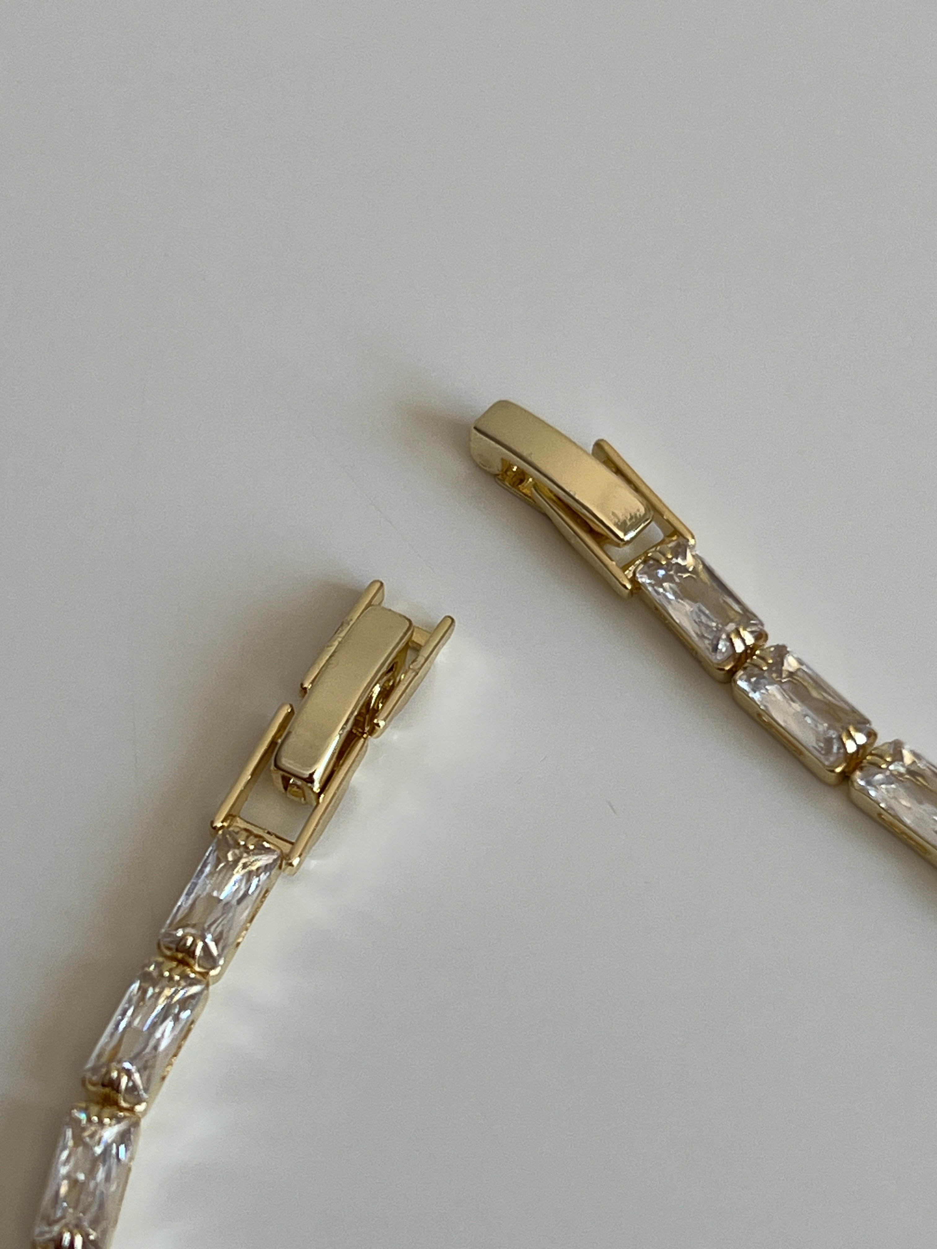 Gold Rengi Baget Zirkon Taşlı Kadın Bileklik