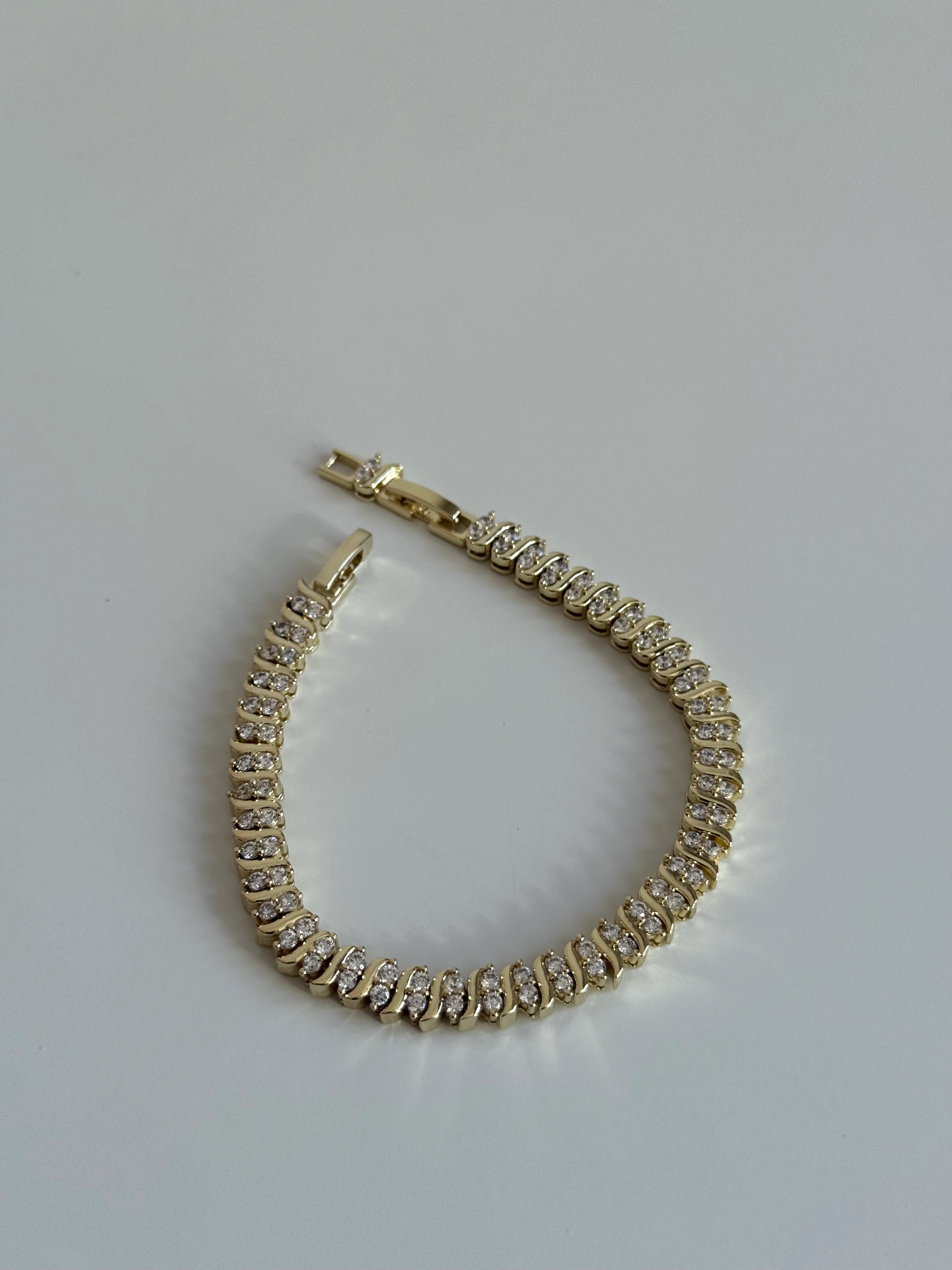 Gold Rengi Sıralı Çift Taşlı Kadın Bileklik