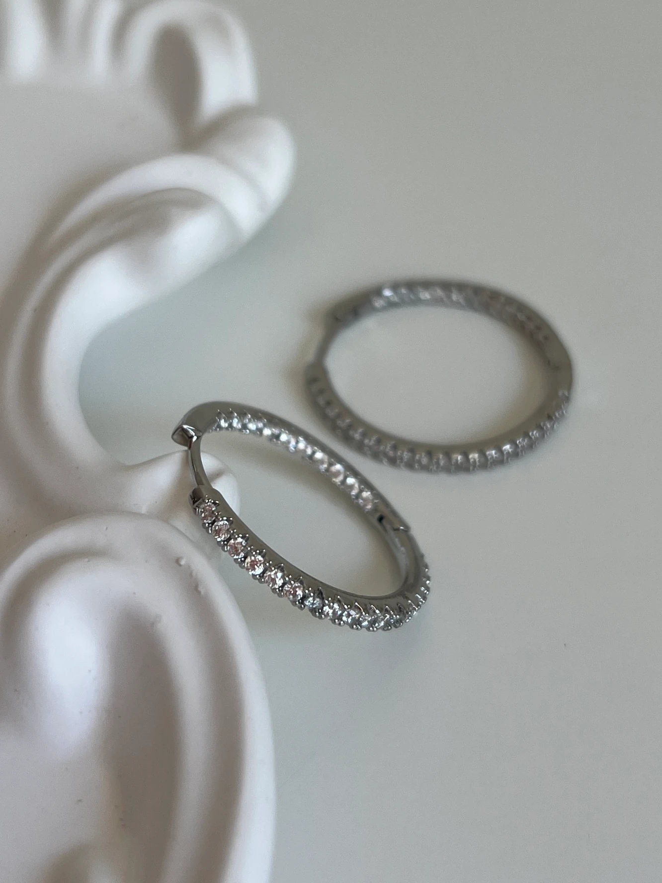 Sıralı Zirkon Taşlı Kadın Halka Küpe