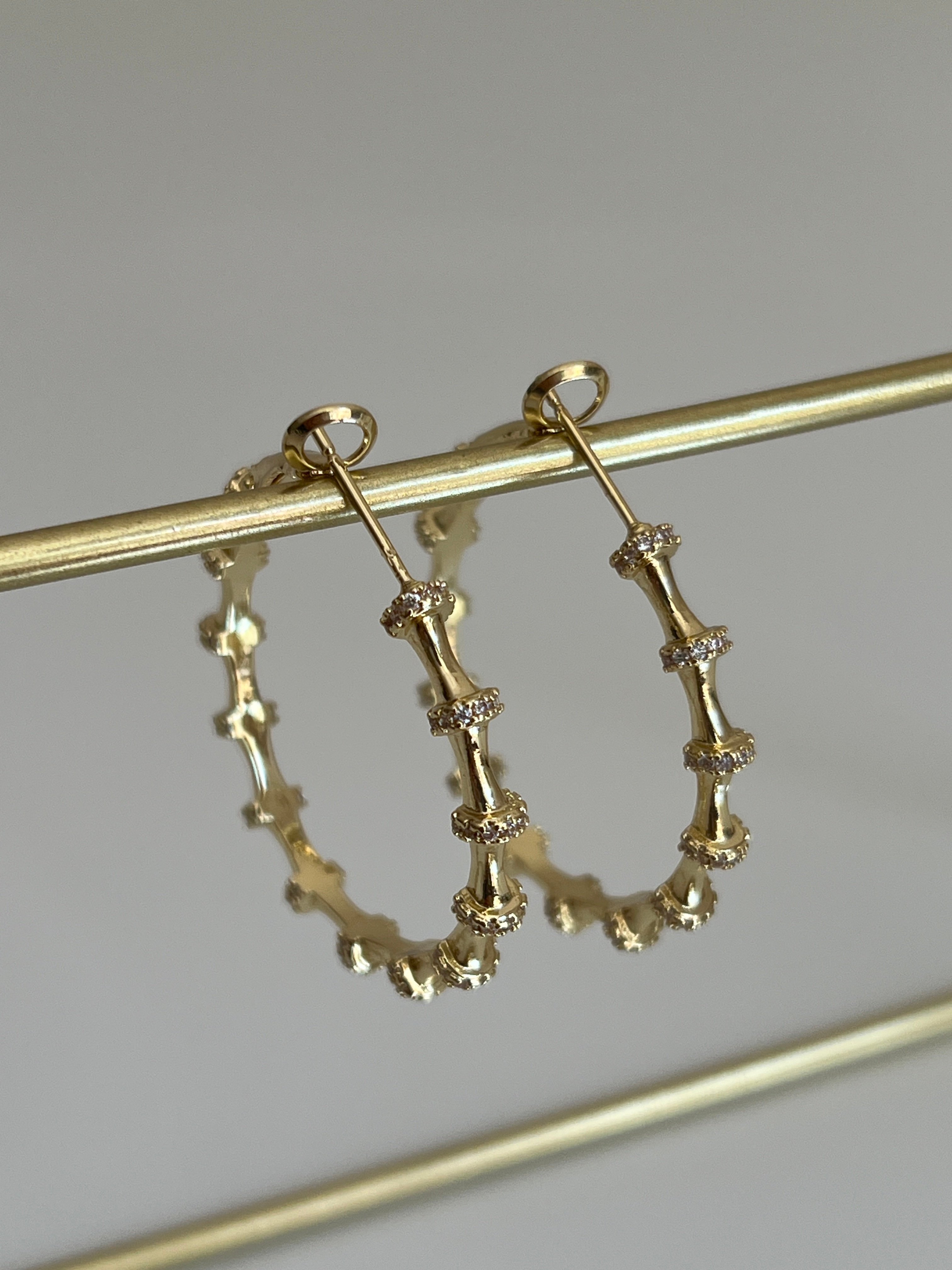 Gold Rengi Zirkon Taş Detaylı Kadın Halka Küpe