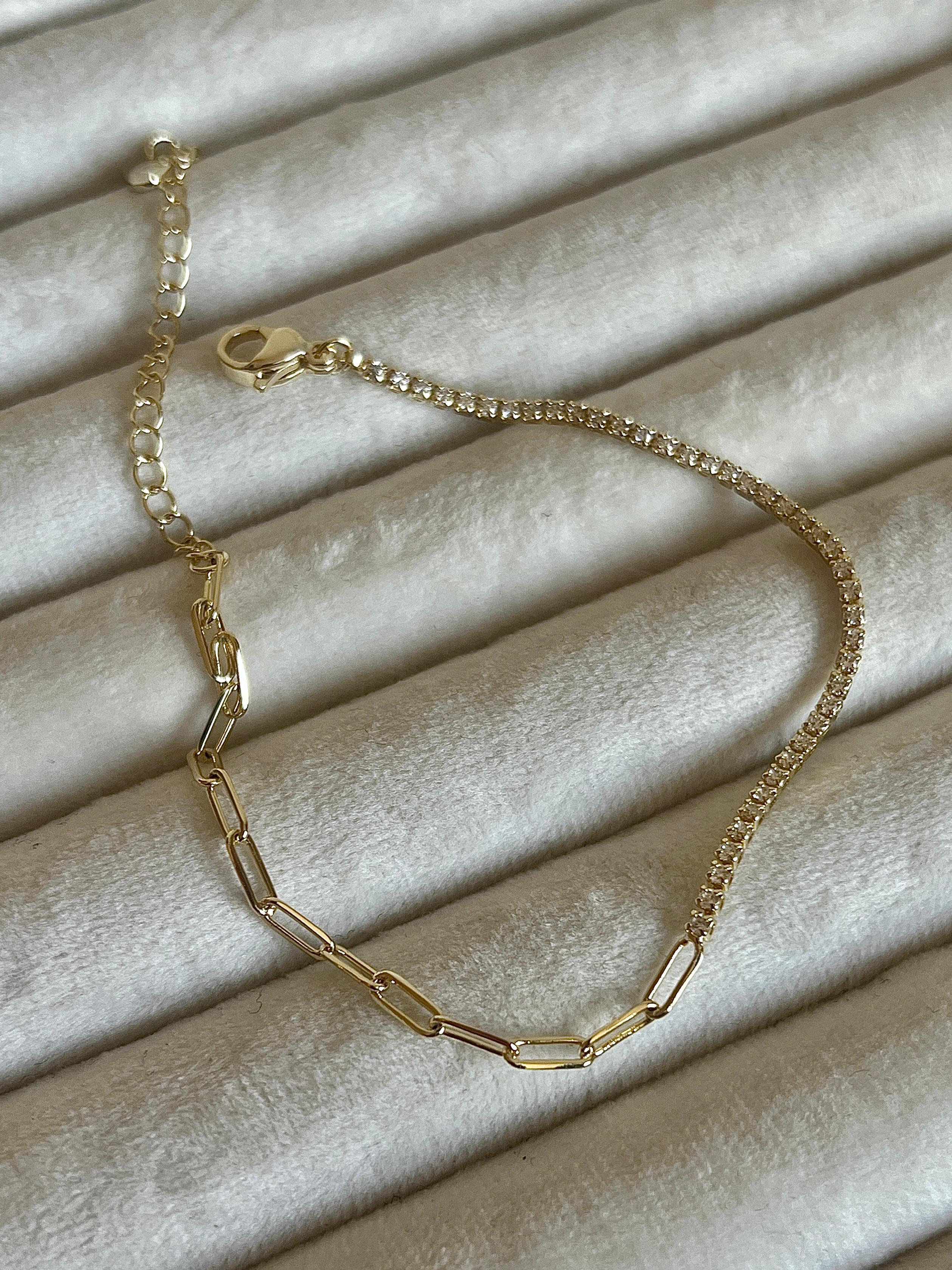 Gold Rengi Zirkon Taşlı Ve Zincir Model Kadın Bileklik