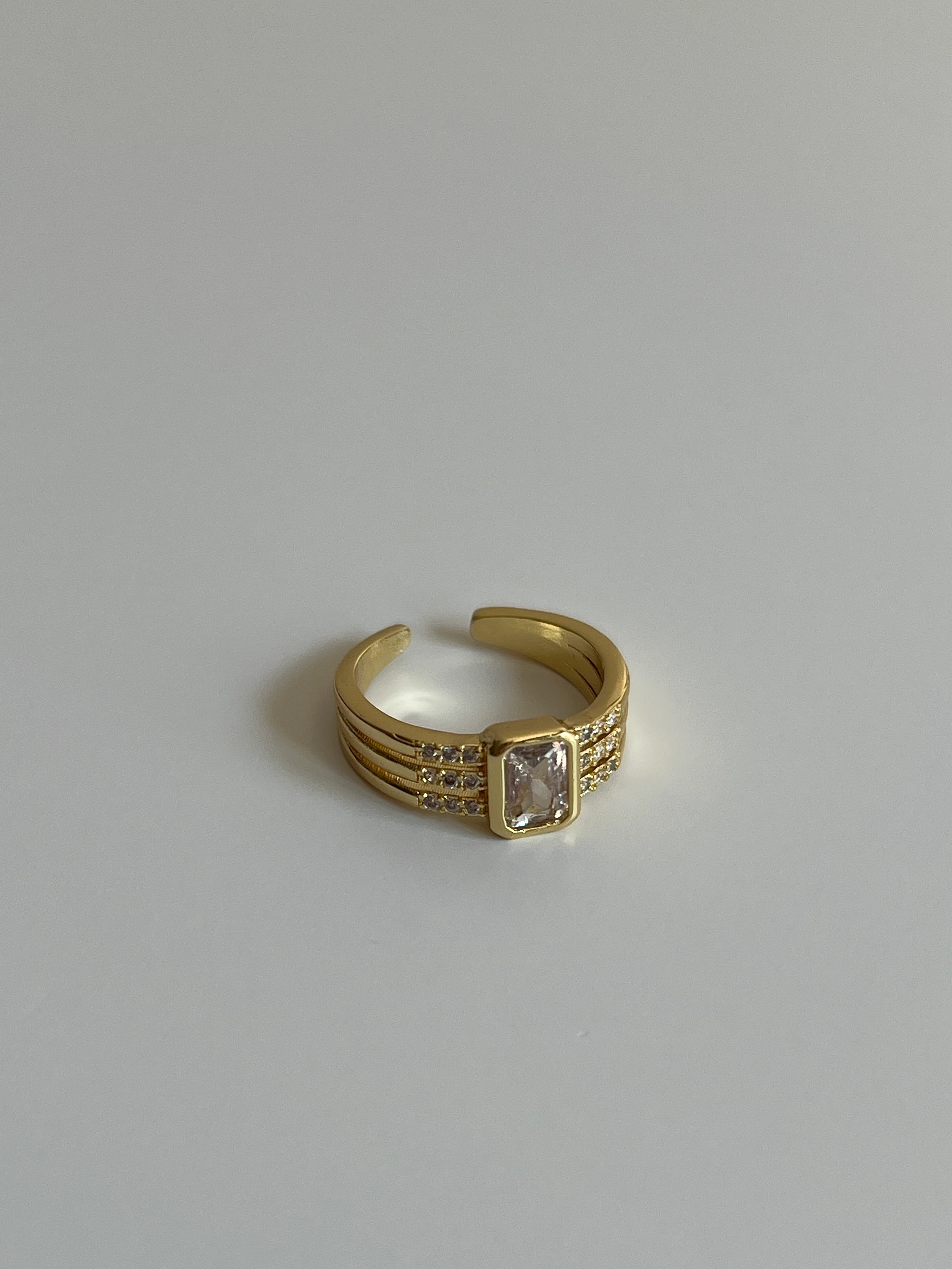 Gold Rengi Baget Zirkon Taşlı Serçe Parmak Kadın Yüzük 