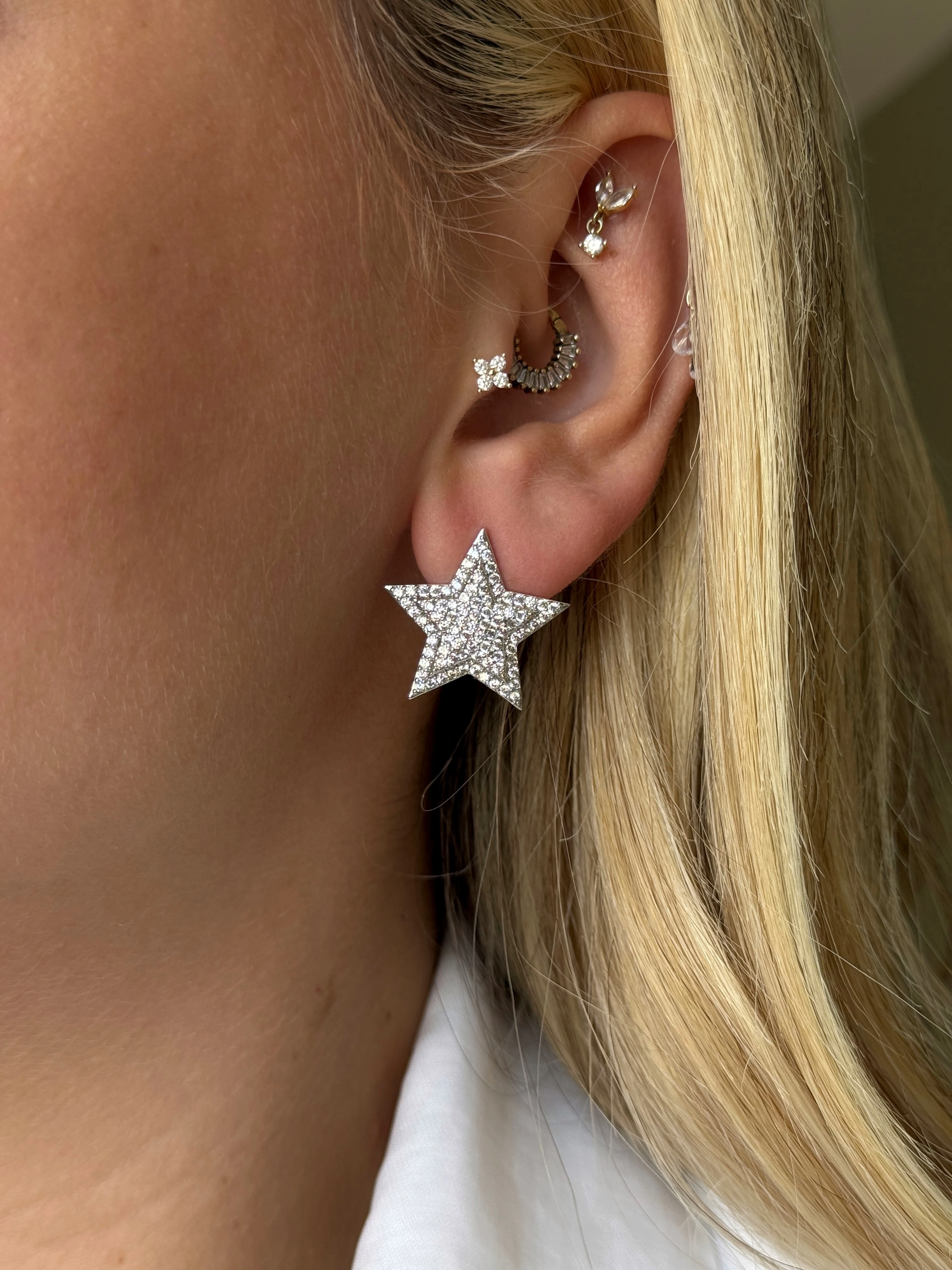 Zirkon Taşlı Yıldız Model Kadın Küpe