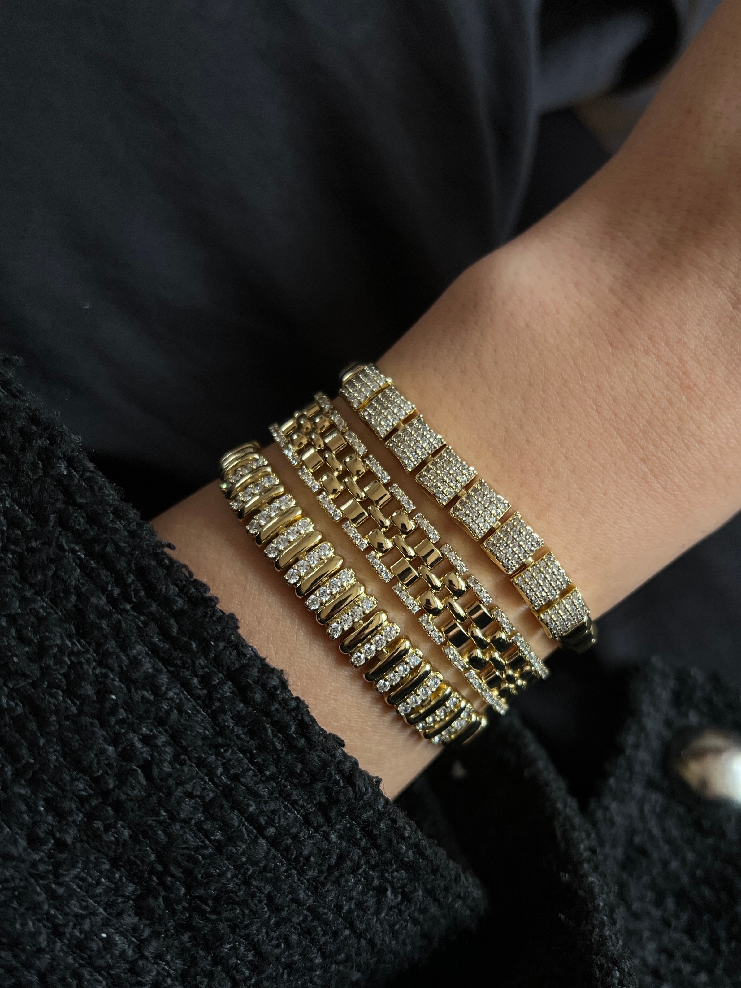 Gold Rengi Zirkon Taş Detaylı Xupıng Kadın Bileklik