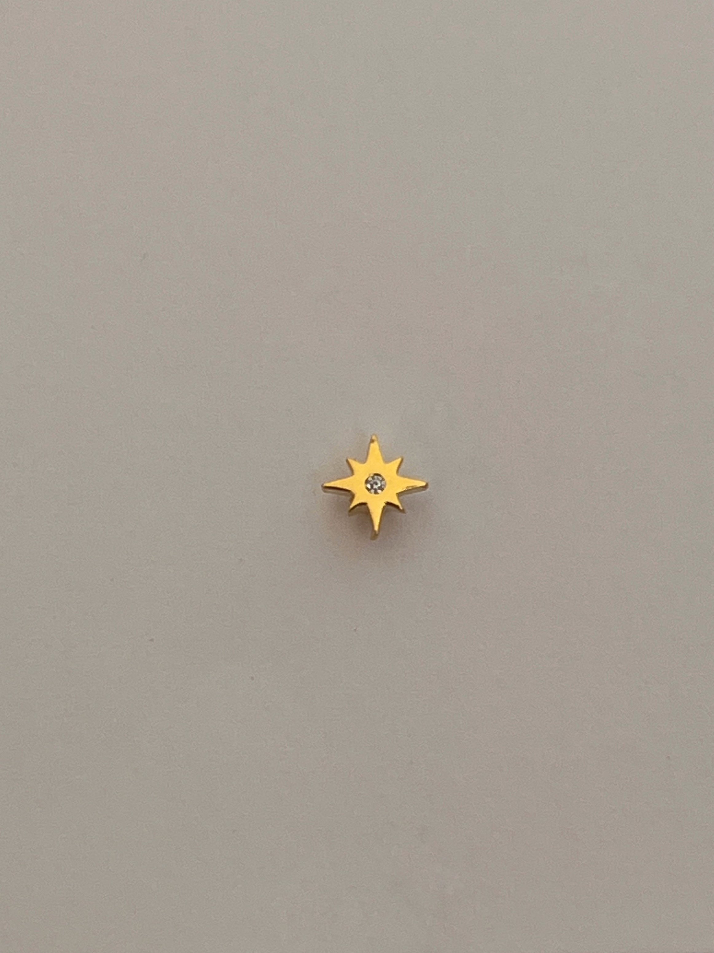 Gold Rengi Zirkon Taş Detaylı Kutup Yıldızı Model Kadın Piercing