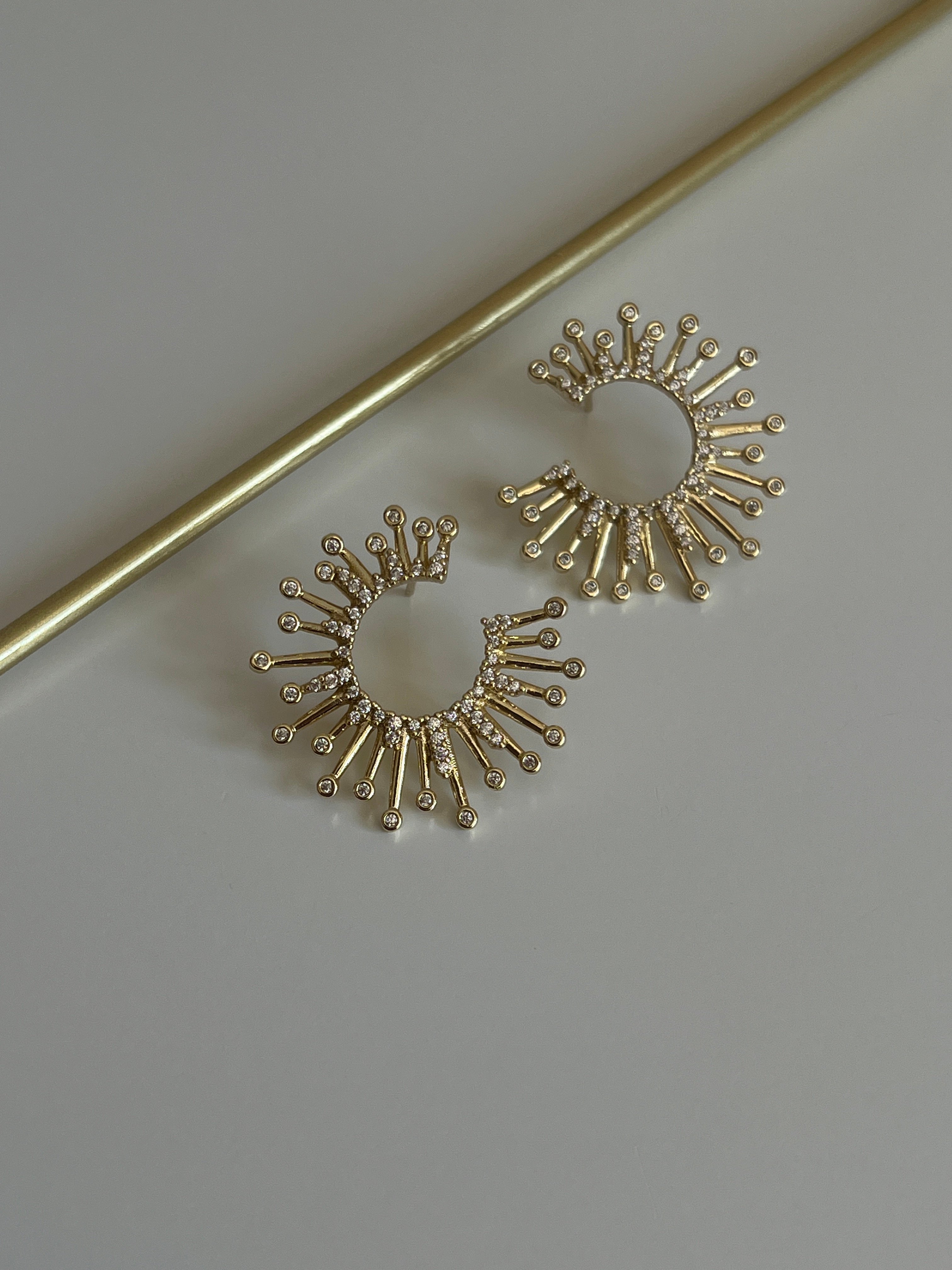 Gold Rengi Zirkon Taşlı Yuvarlak Model Xupıng Kadın Küpe