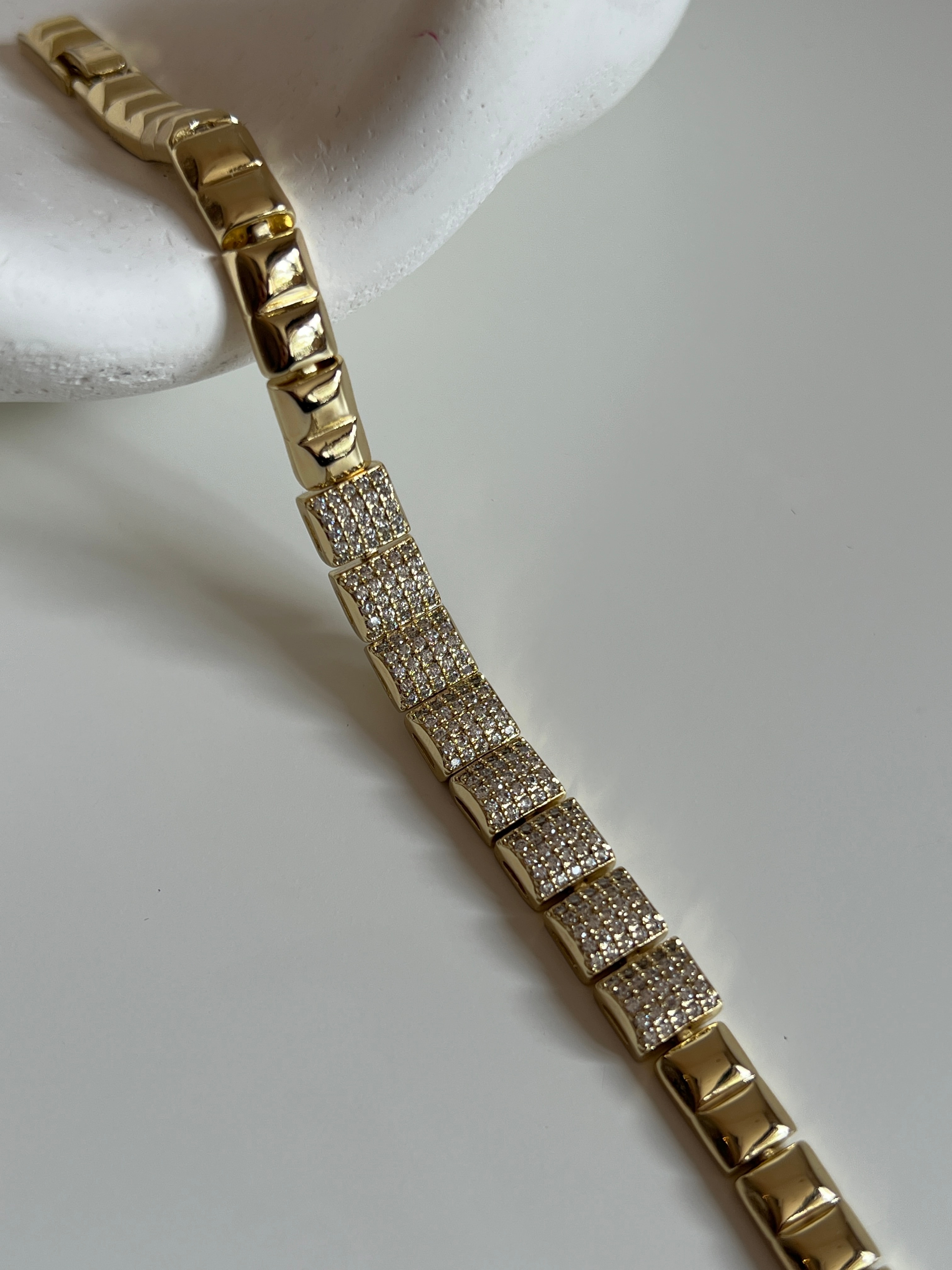 Gold Rengi Zirkon Taş Detaylı Xupıng Kadın Bileklik