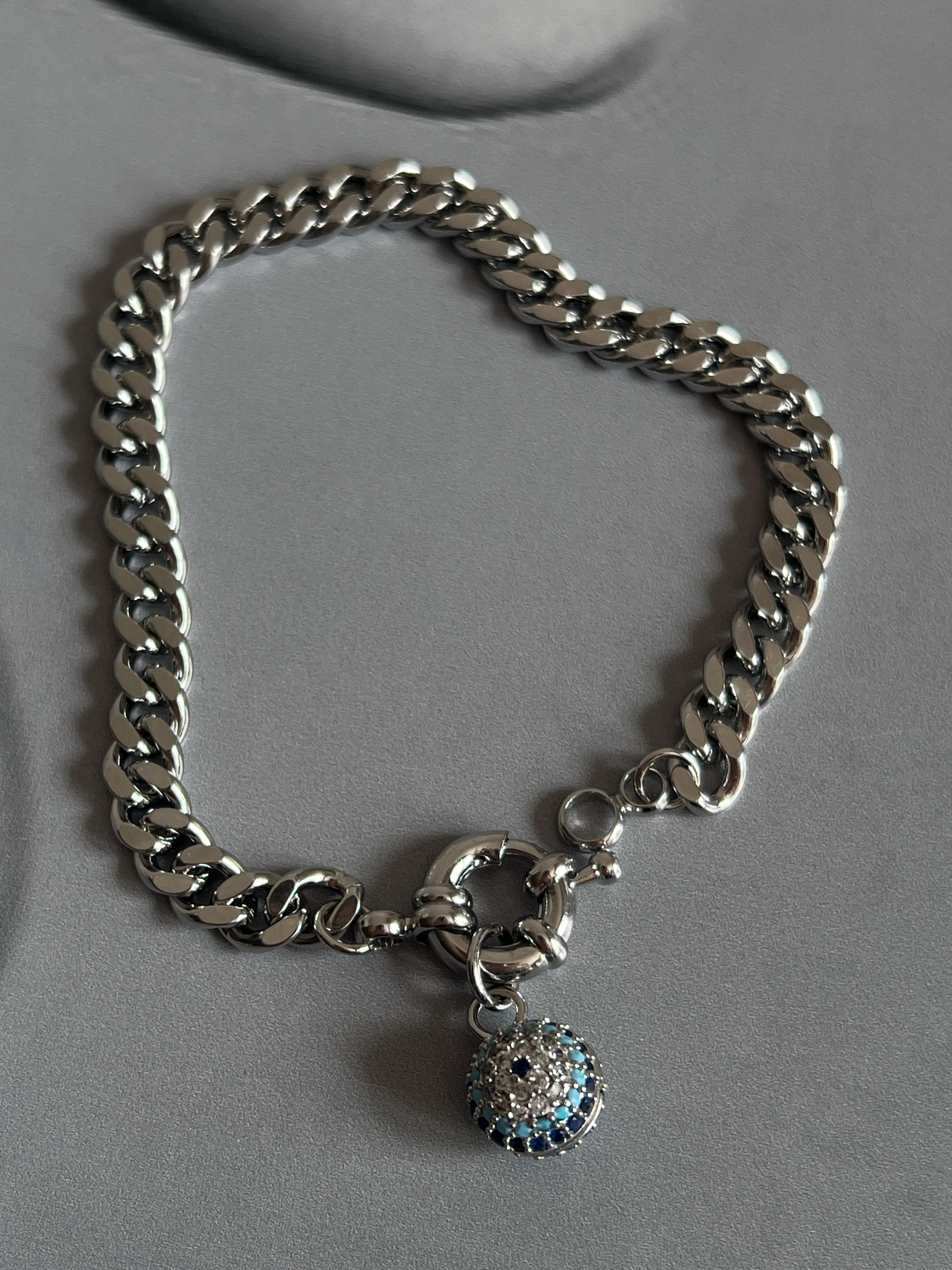 Zirkon Taş Detaylı Nazar Boncuğu Sallantılı Zincir Kadın Bileklik