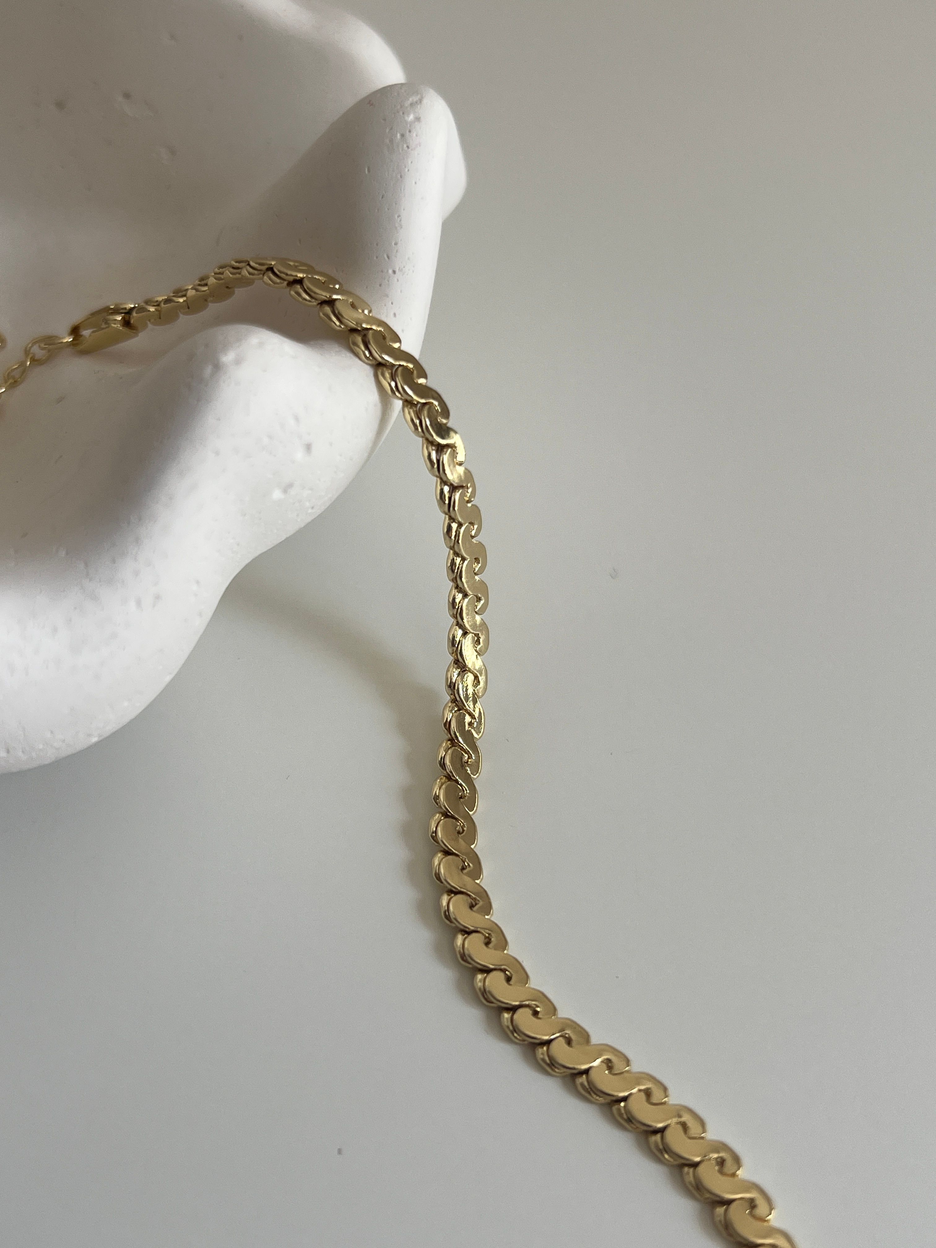 Gold Rengi Dalga Model Kadın Kolye