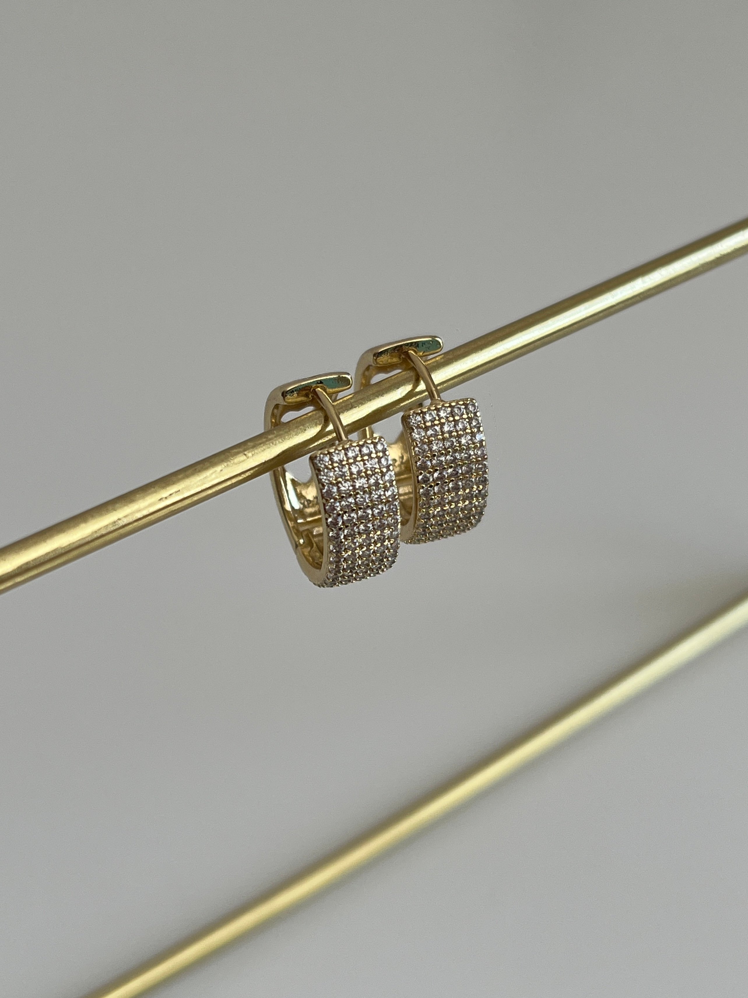 Gold Rengi Zirkon Taşlı Xupıng Kadın Halka Küpe