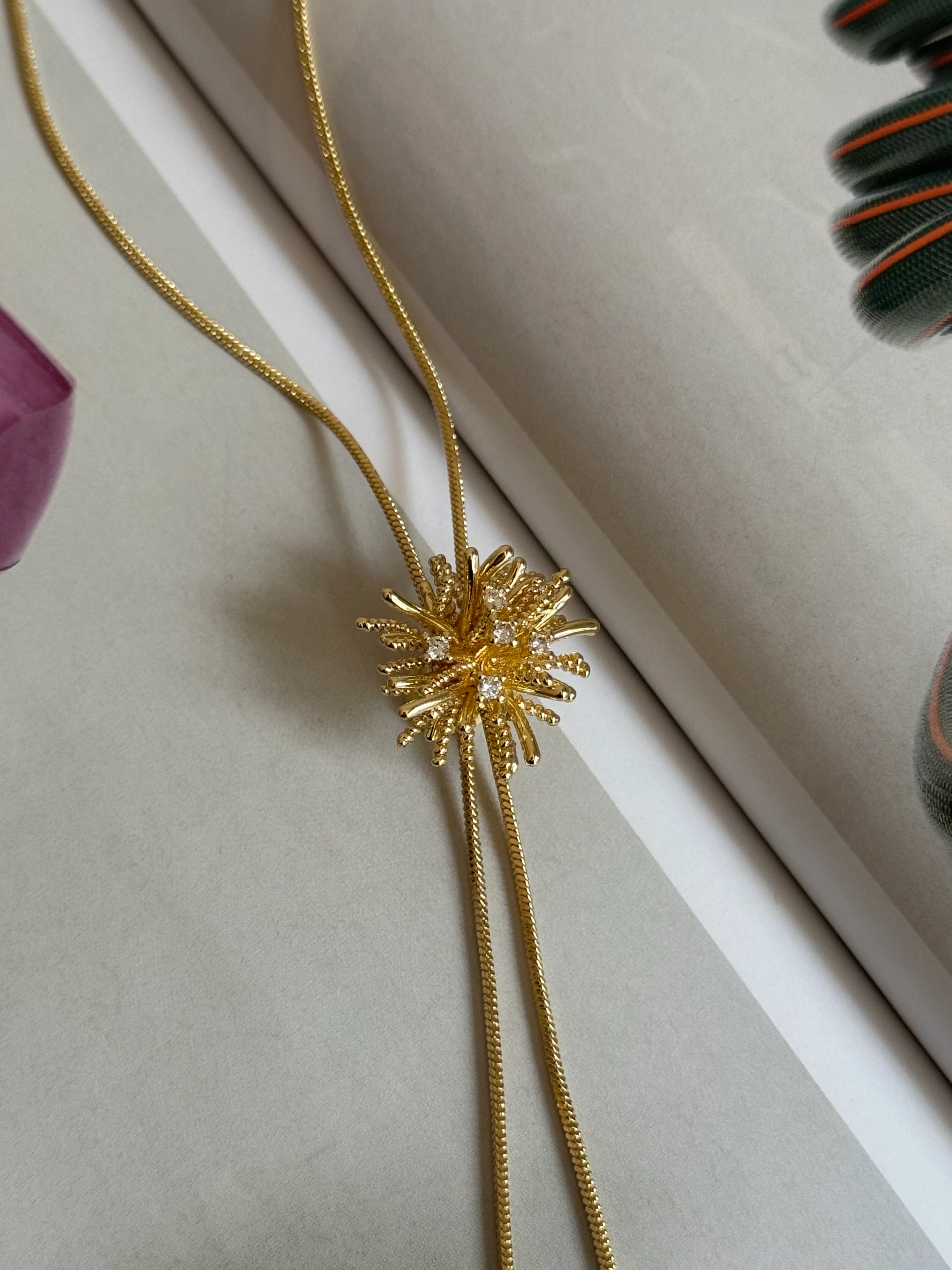 Gold Rengi Taş Detaylı Kadın Kolye