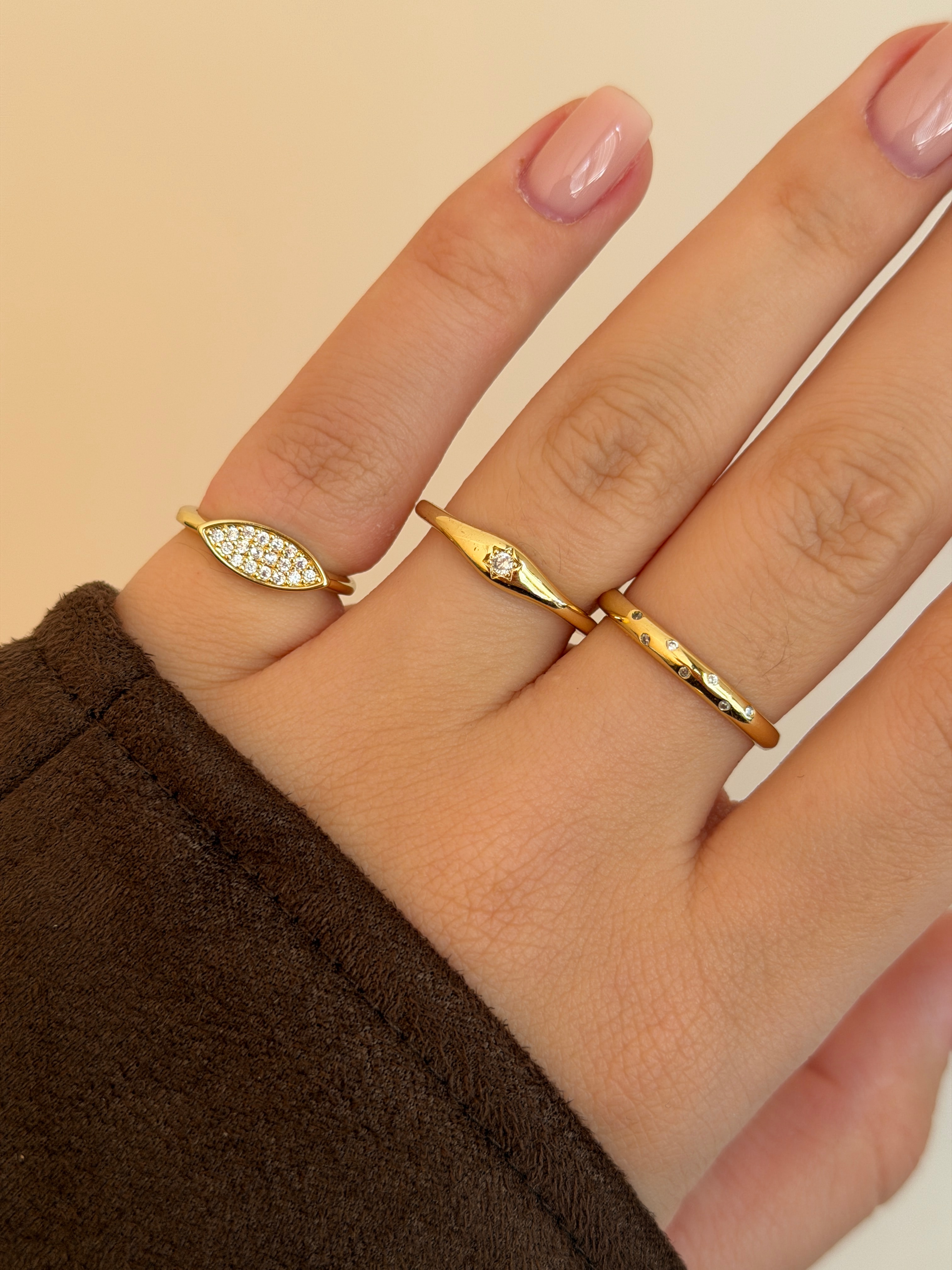 Zirkon Taşlı Kadın Serçe Parmak Yüzük