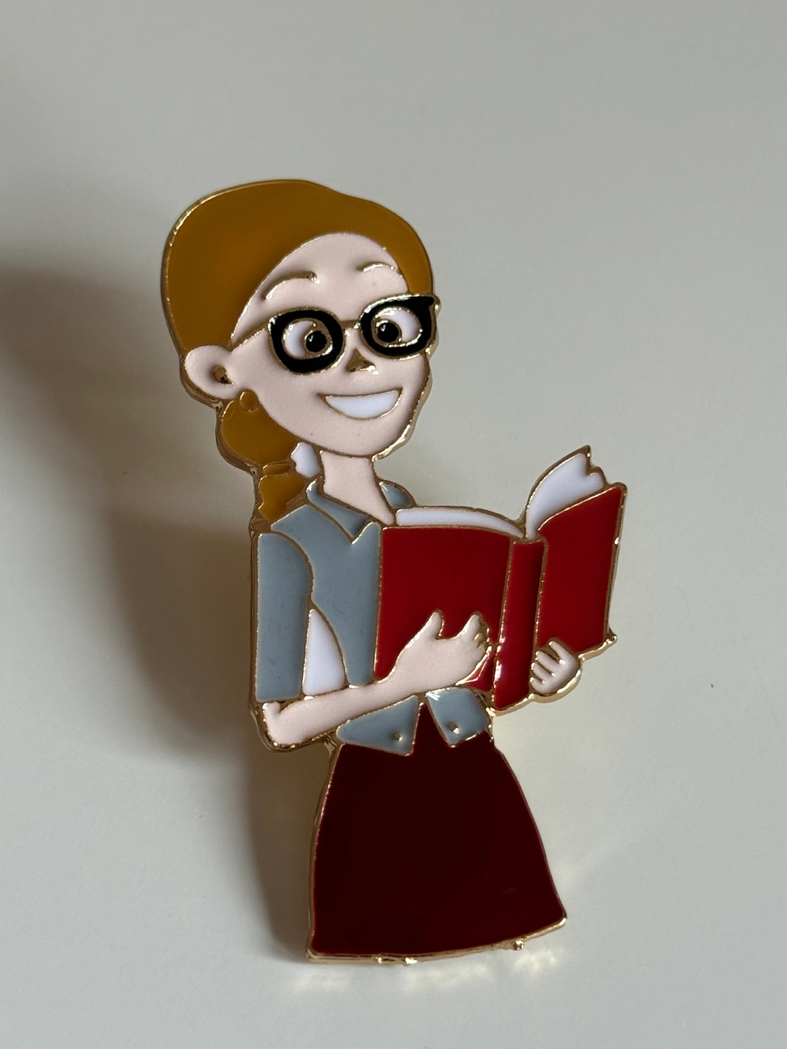 Sarı Saçlı Kadın Figür Broş