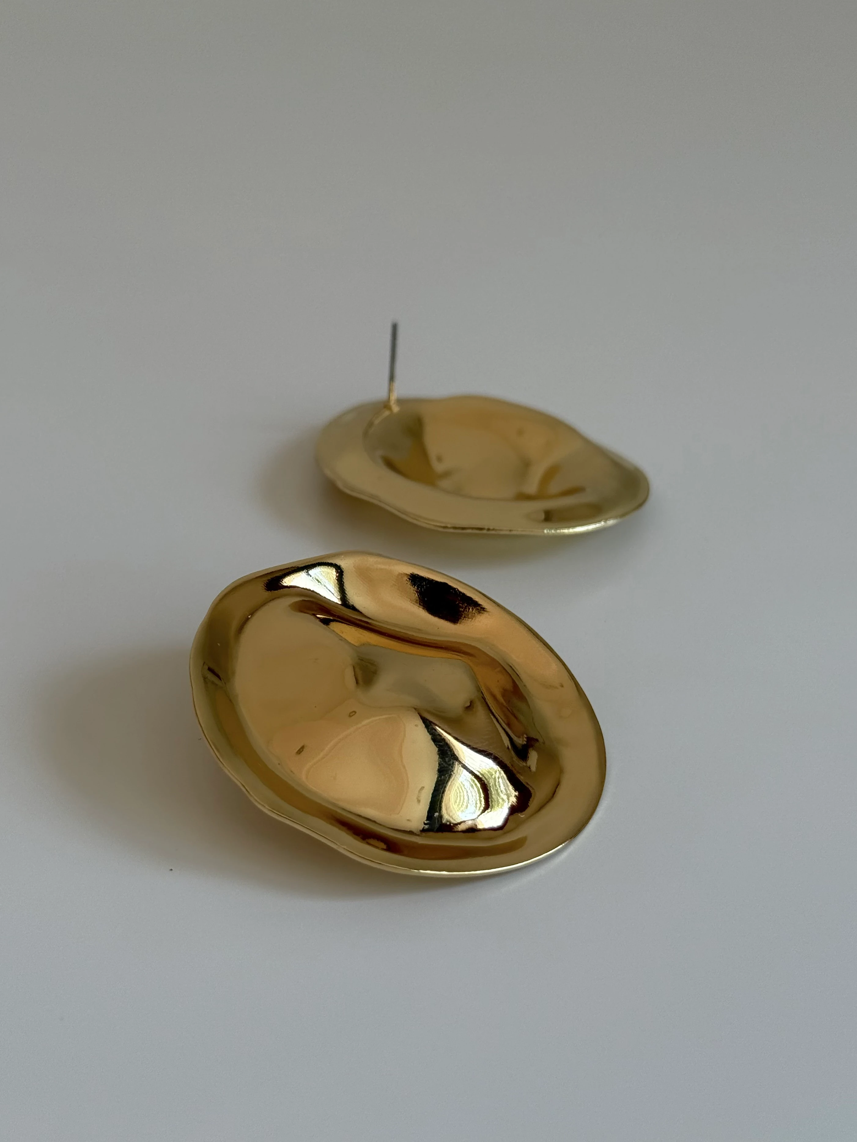 Asimetrik Yuvarlak Model Kadın Küpe